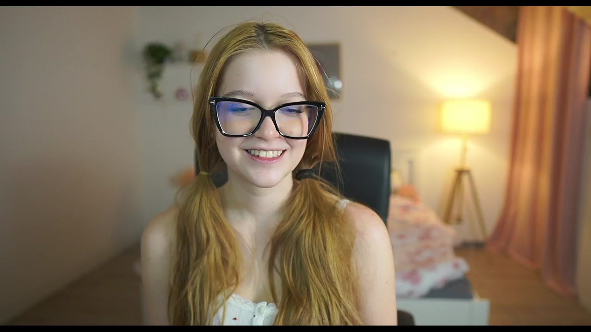 Gallery image thumbnail from Lisa_mccoy_'s myfreecams stream on, 01/11/2026, 20:30 image 4 of 20