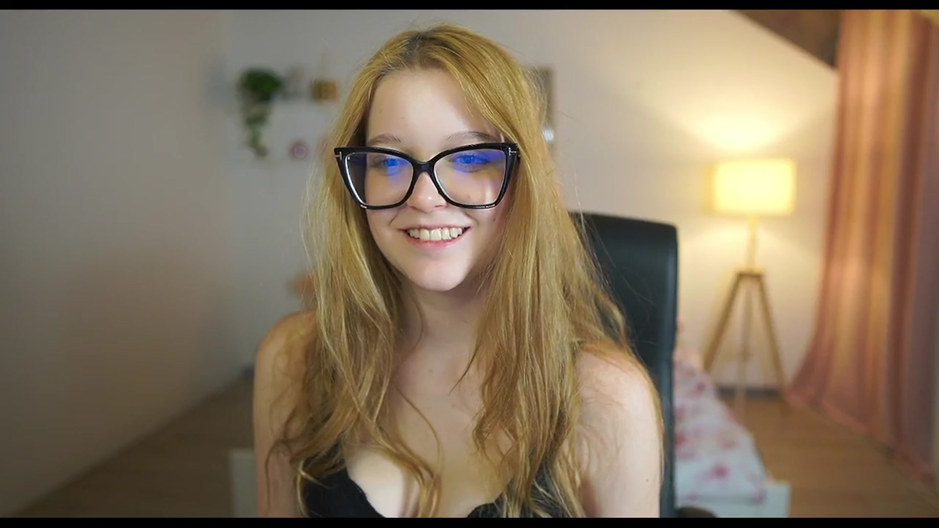 Gallery image thumbnail from Lisa_mccoy_'s myfreecams stream on, 01/14/2026, 15:38 image 11 of 20