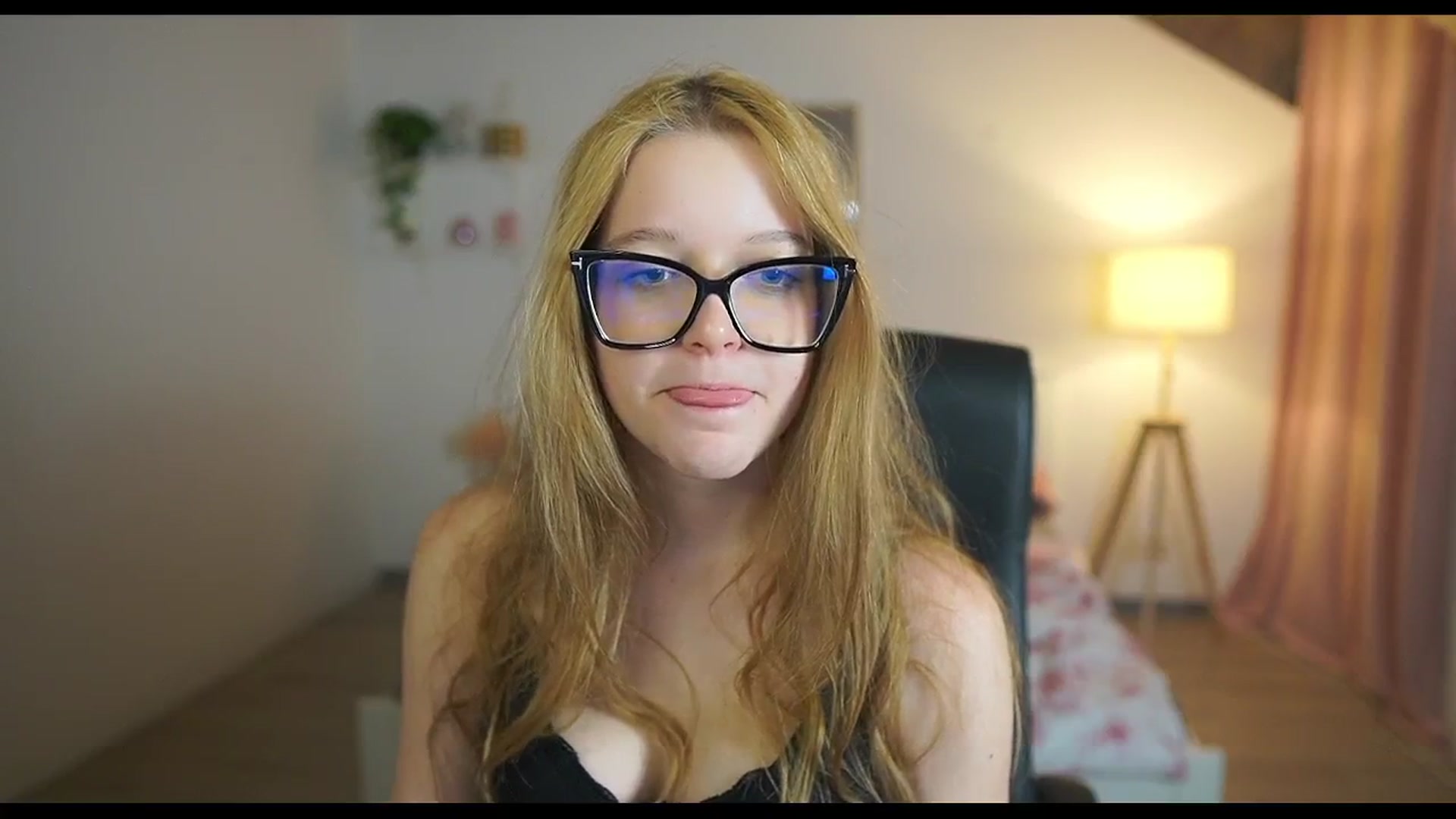 Gallery image thumbnail from Lisa_mccoy_'s myfreecams stream on, 01/14/2026, 15:38 image 16 of 20