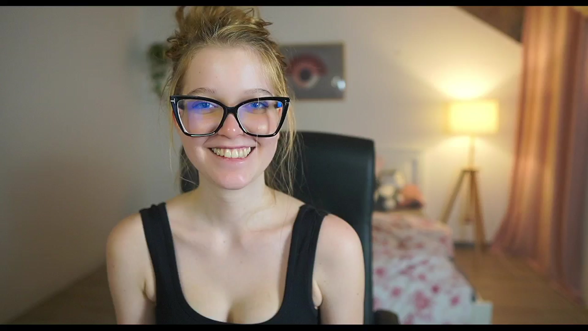 Gallery image thumbnail from Lisa_mccoy_'s myfreecams stream on, 01/17/2026, 17:21 image 8 of 20