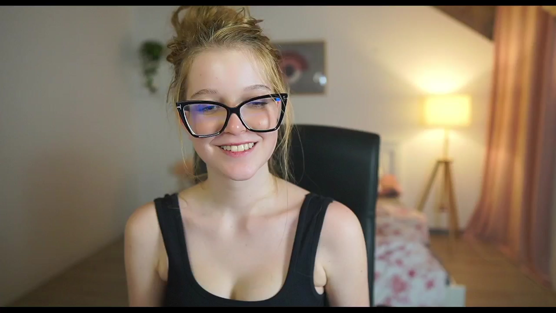 Gallery image thumbnail from Lisa_mccoy_'s myfreecams stream on, 01/17/2026, 17:21 image 14 of 20