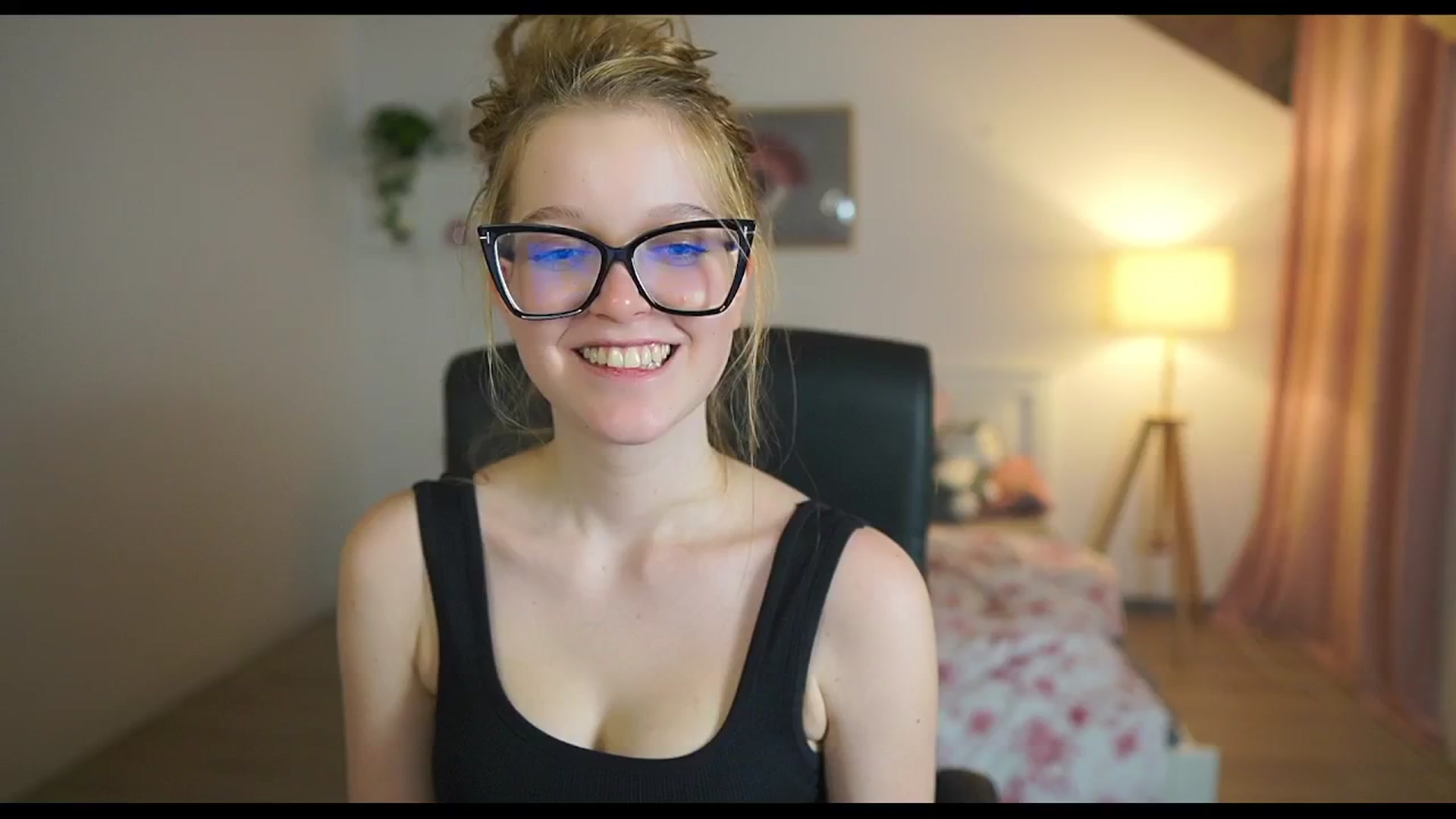 Gallery image thumbnail from Lisa_mccoy_'s myfreecams stream on, 01/17/2026, 17:21 image 10 of 20