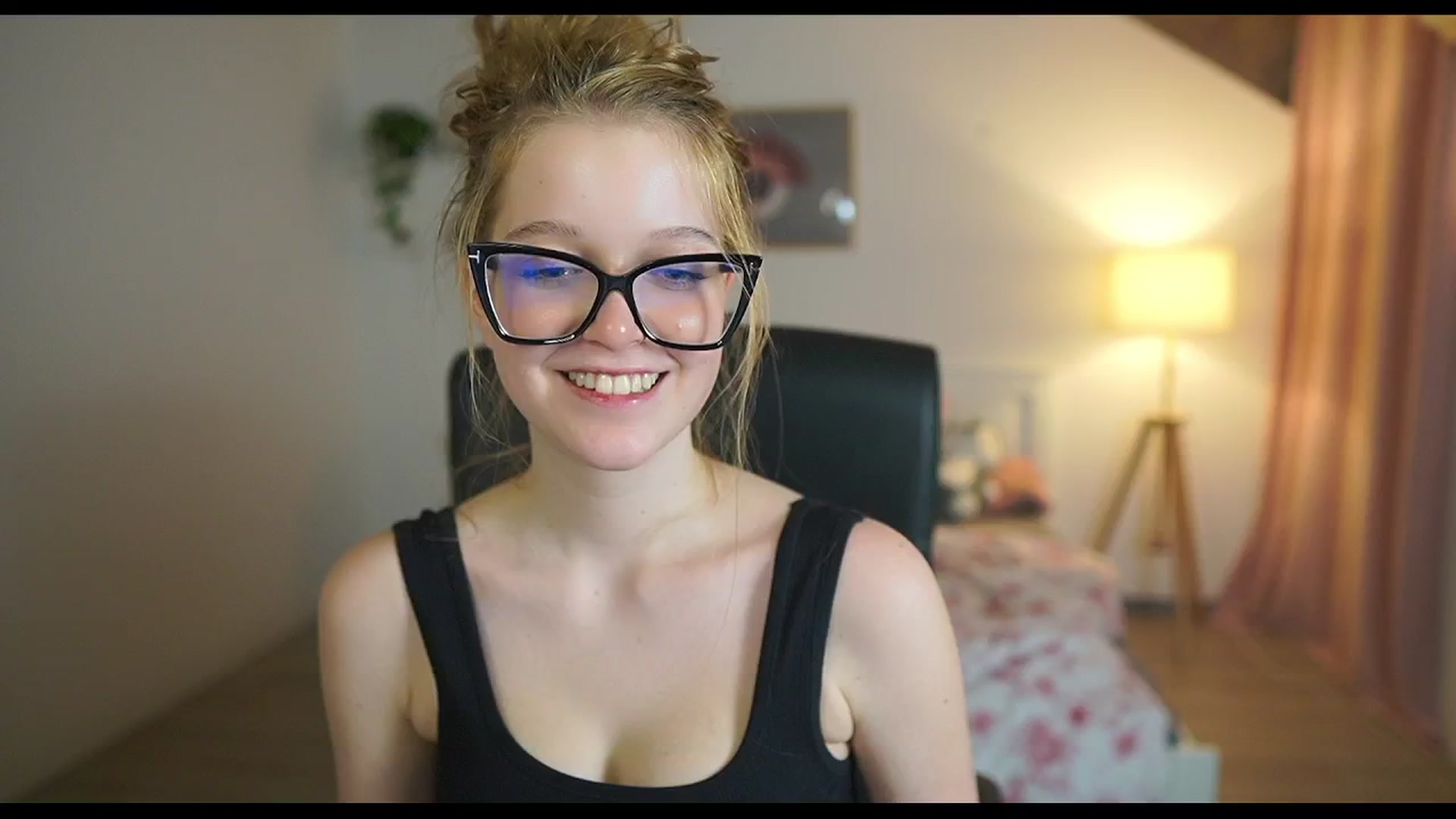 Gallery image thumbnail from Lisa_mccoy_'s myfreecams stream on, 01/17/2026, 17:21 image 12 of 20
