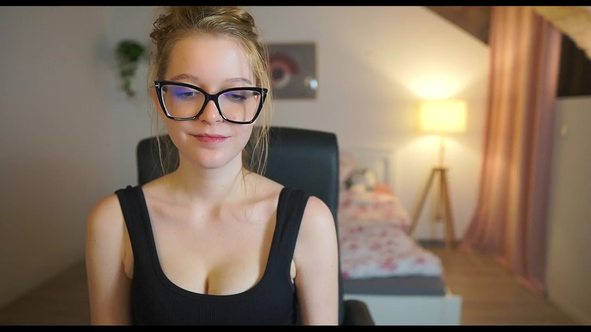 Gallery image thumbnail from Lisa_mccoy_'s myfreecams stream on, 01/18/2026, 20:11 image 13 of 20