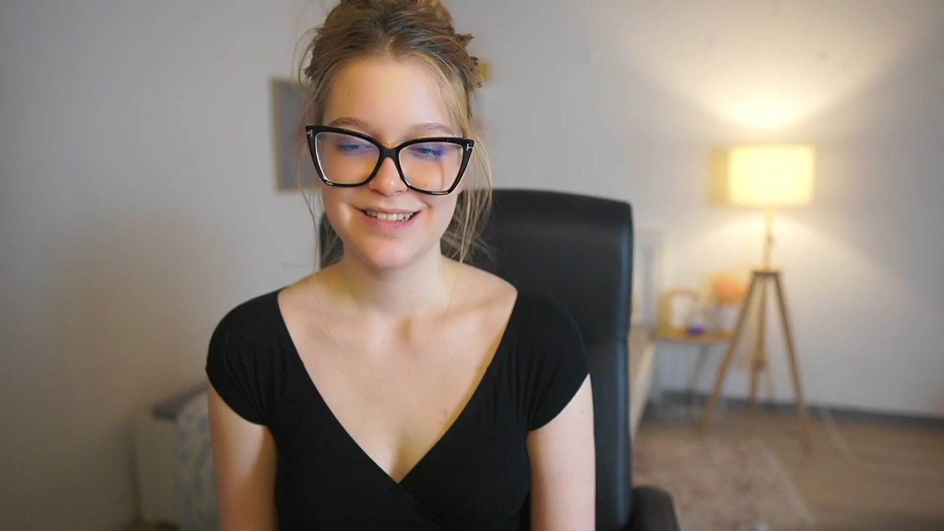 Gallery image thumbnail from Lisa_mccoy_'s myfreecams stream on, 03/02/2026, 23:40 image 3 of 20