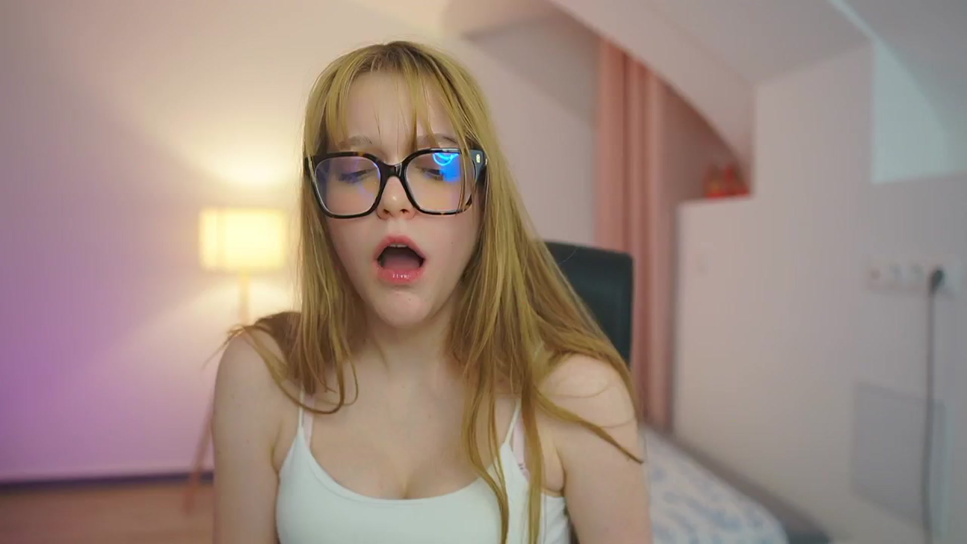 Gallery image thumbnail from Lisa_mccoy_'s myfreecams stream on, 03/20/2026, 20:57 image 18 of 20