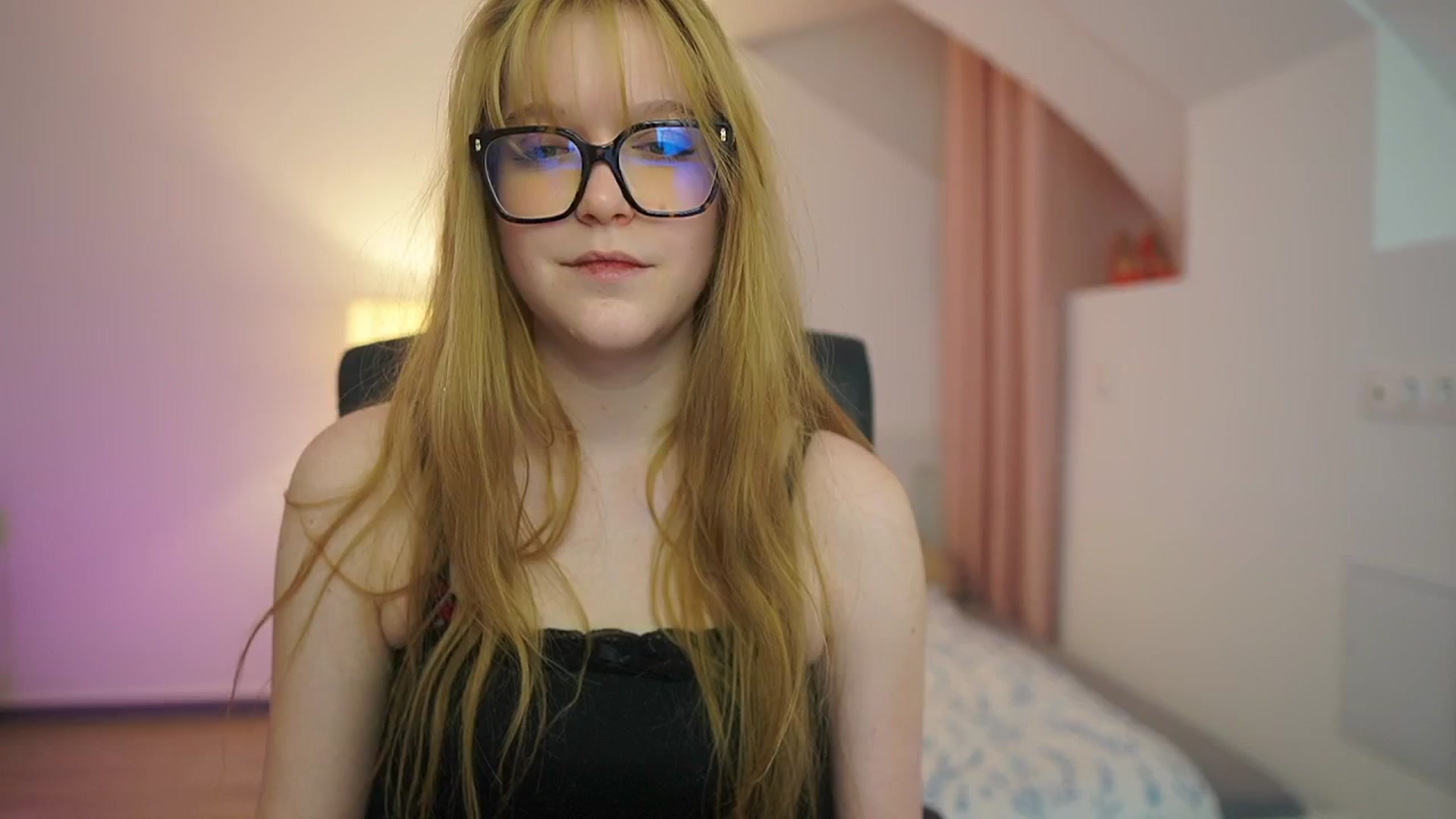 Gallery image thumbnail from Lisa_mccoy_'s myfreecams stream on, 03/22/2026, 21:09 image 1 of 20