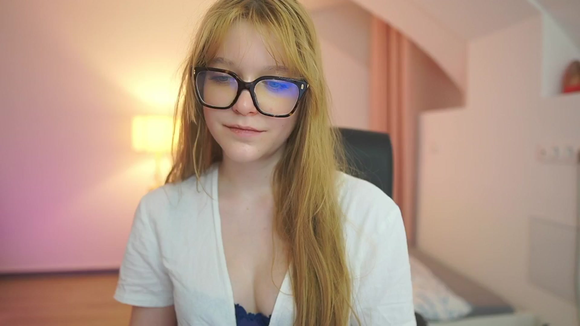 Gallery image thumbnail from Lisa_mccoy_'s myfreecams stream on, 04/08/2026, 15:11 image 7 of 20