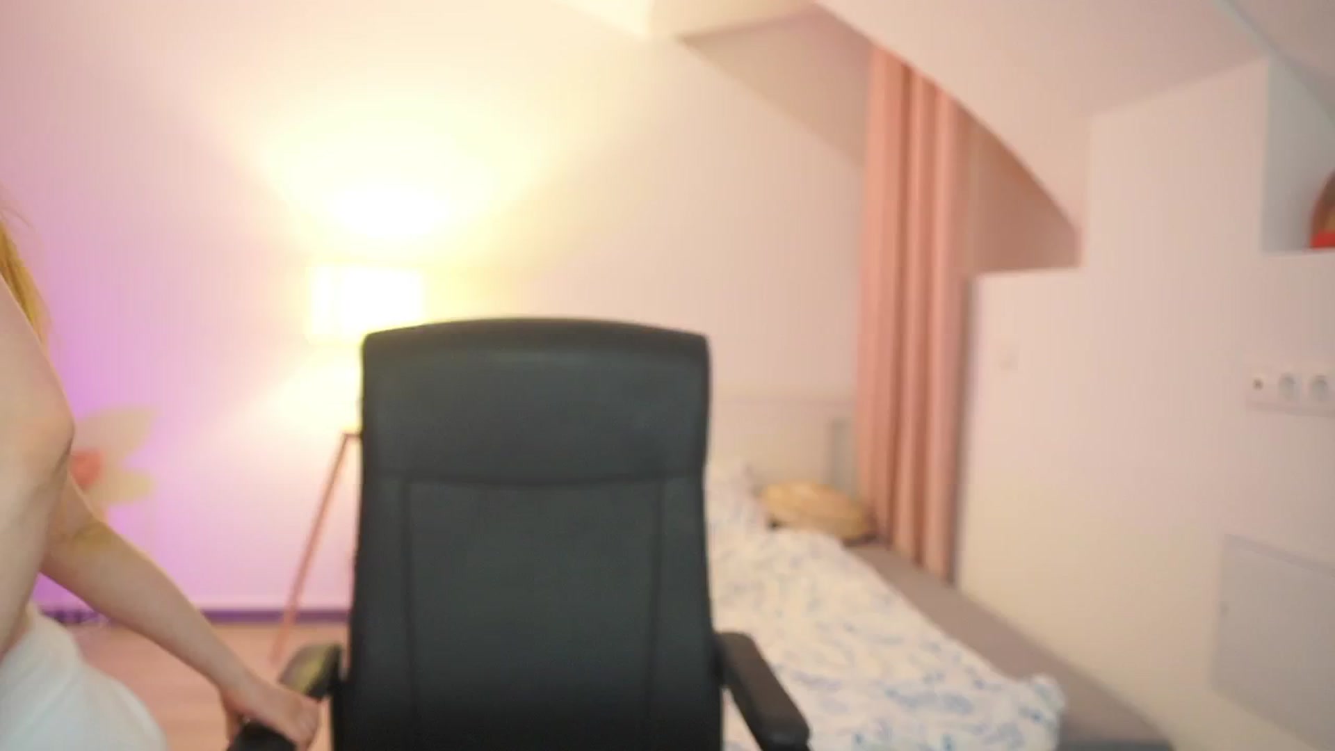 Gallery image thumbnail from Lisa_mccoy_'s myfreecams stream on, 04/12/2026, 18:59 image 1 of 20