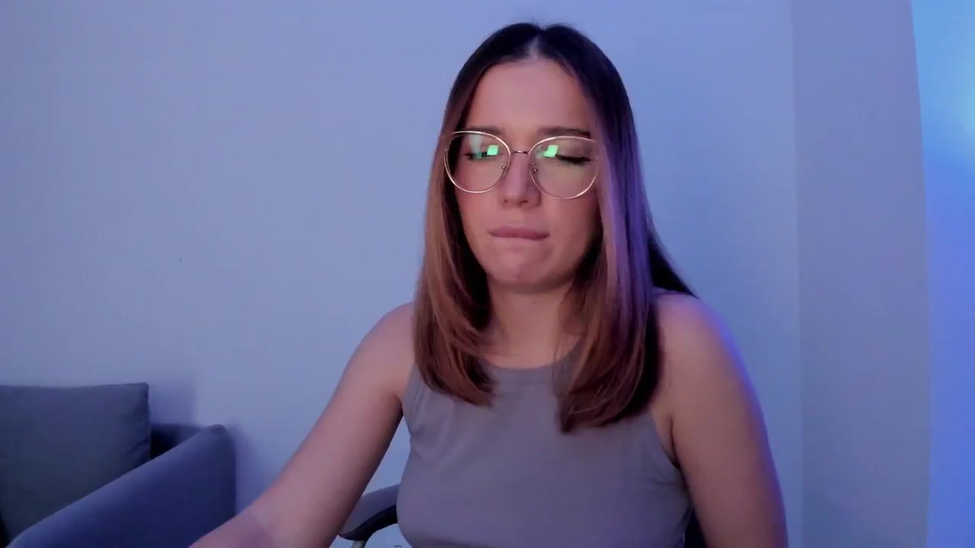 Gallery image thumbnail from Lisaa's myfreecams stream on, 10/25/2024, 08:30 image 6 of 20
