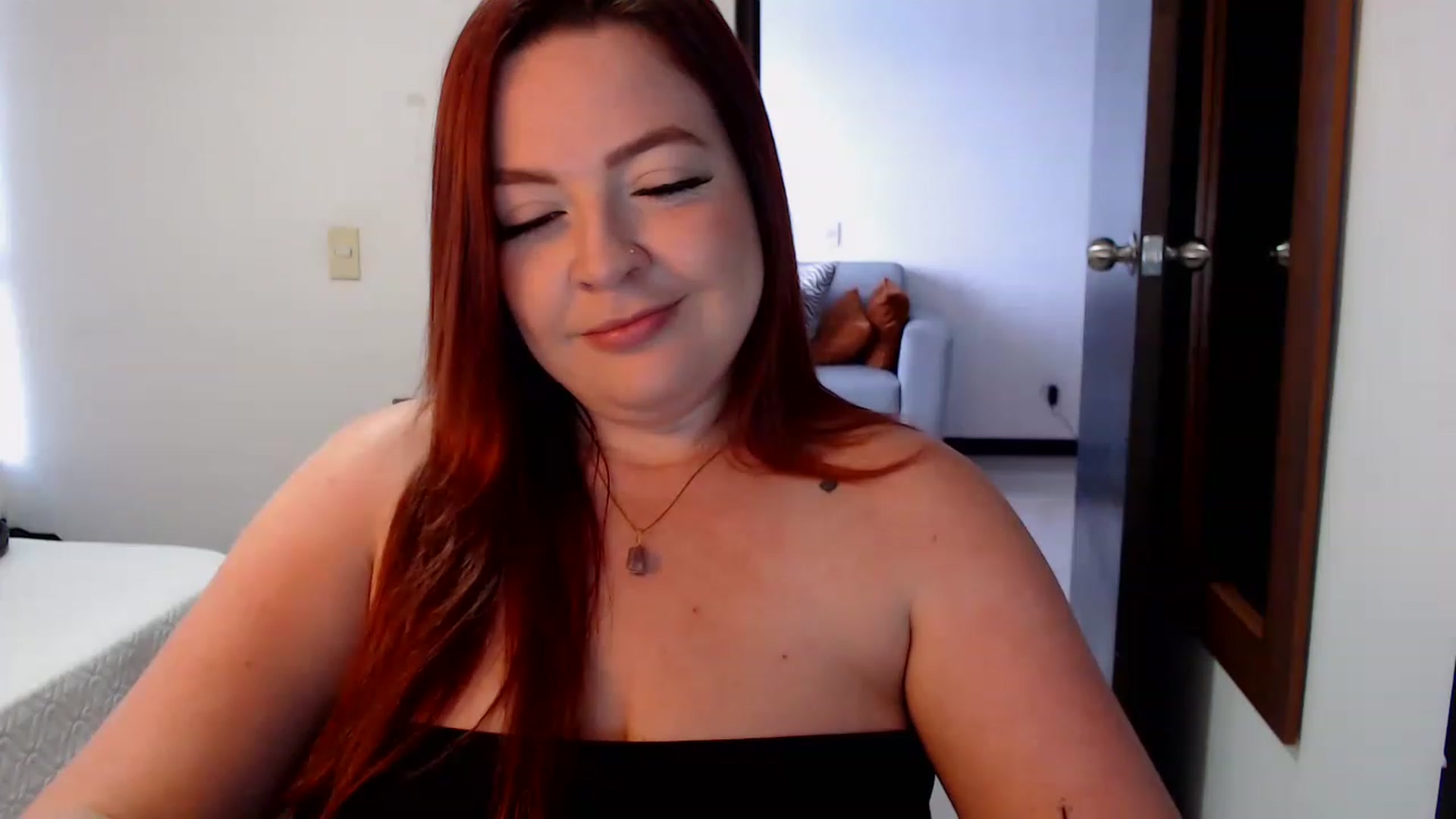 Gallery image thumbnail from Lisajenn's myfreecams stream on, 12/20/2022, 21:47 image 5 of 20