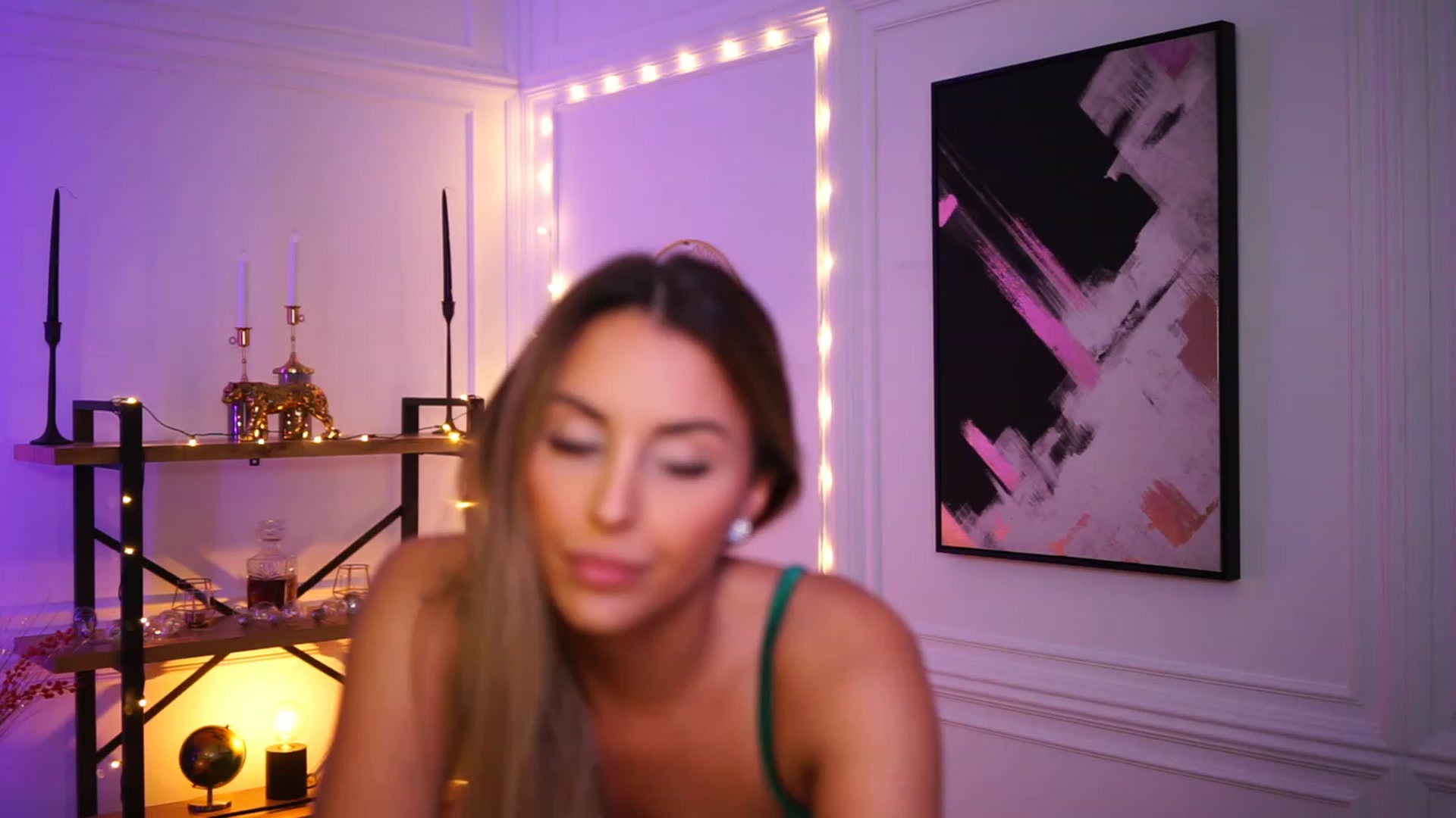 Gallery image thumbnail from Lisamelow's myfreecams stream on, 11/23/2022, 21:51 image 7 of 20