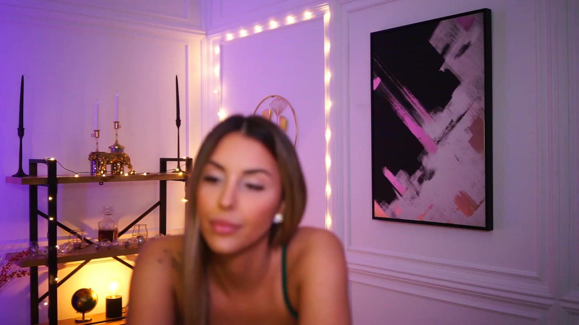 Gallery image thumbnail from Lisamelow's myfreecams stream on, 11/23/2022, 21:51 image 1 of 20