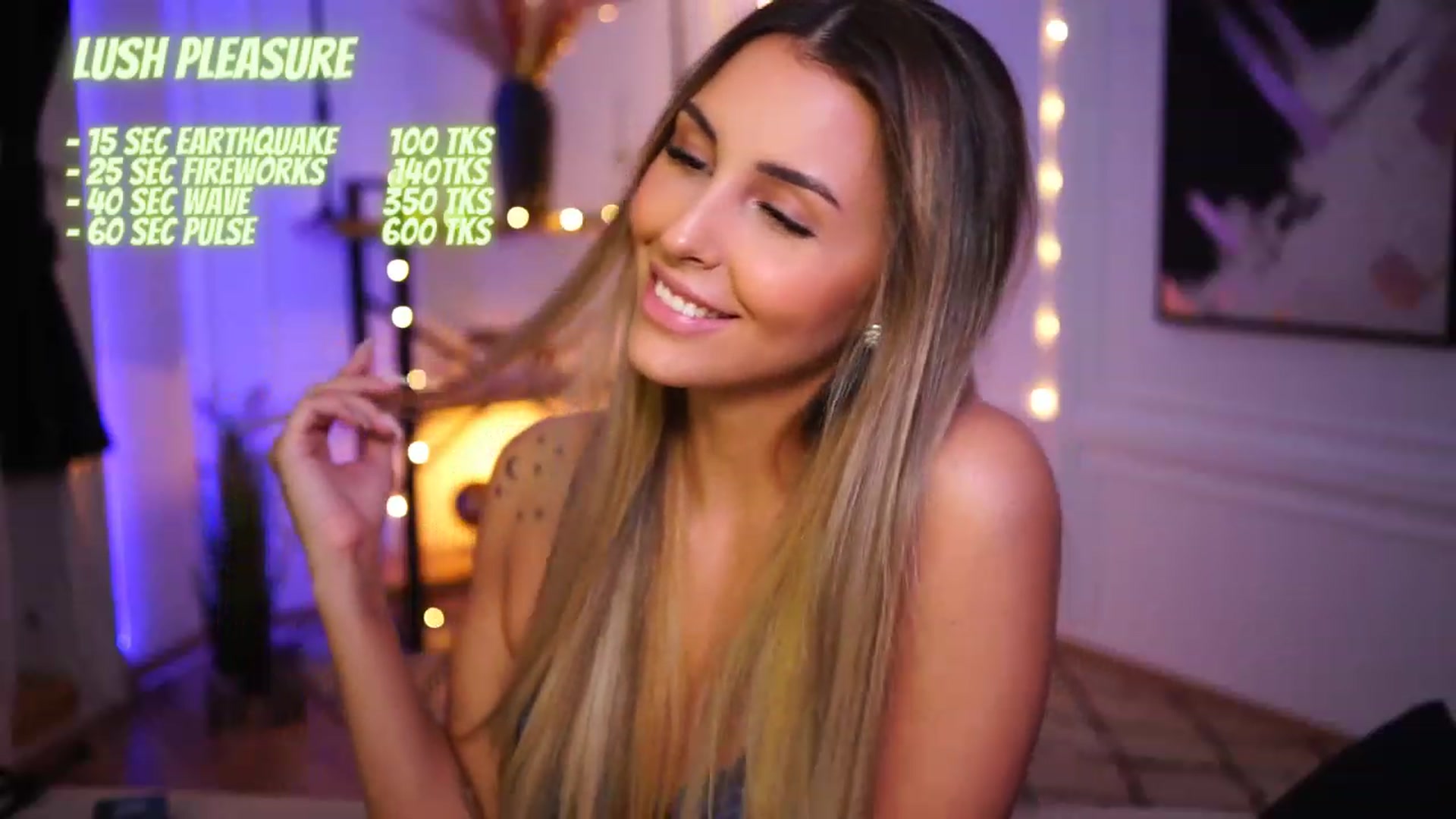 Gallery image thumbnail from Lisamelow's myfreecams stream on, 12/01/2022, 20:18 image 9 of 20