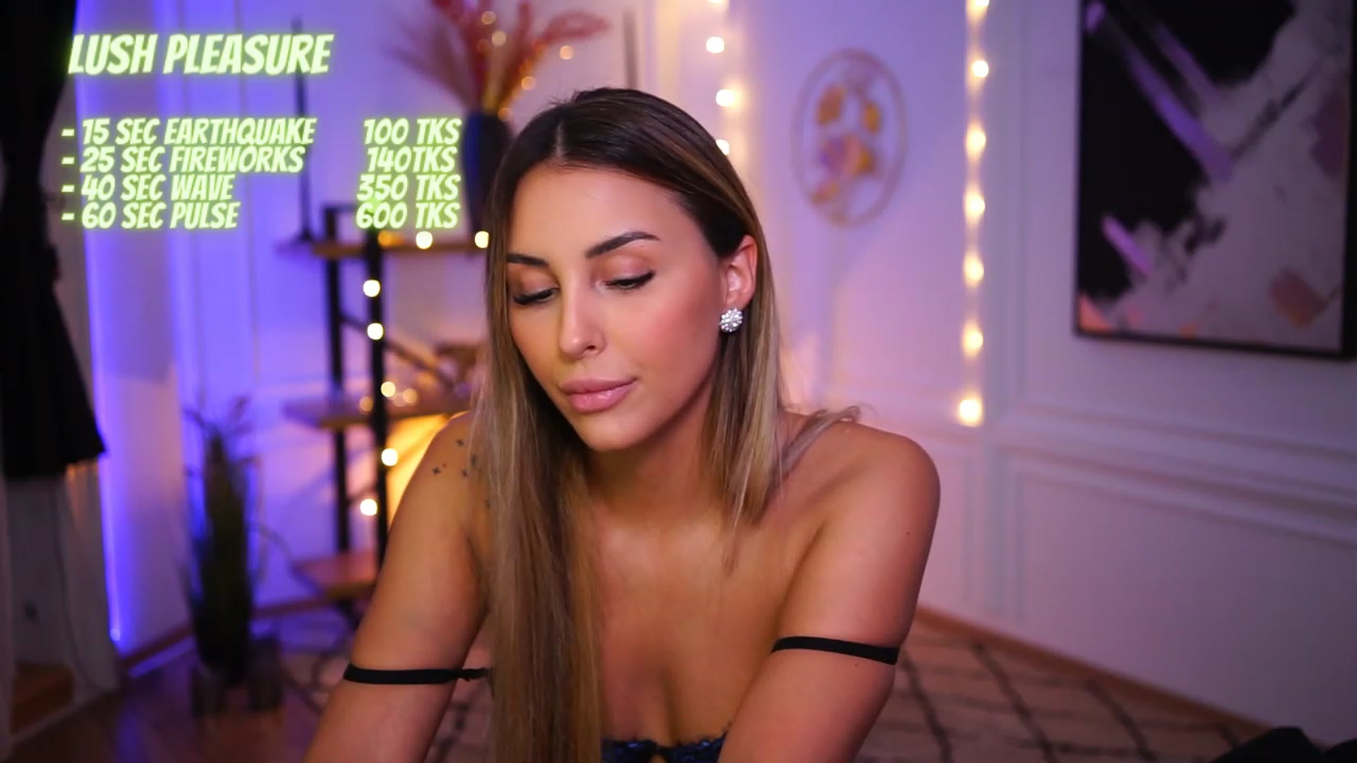 Gallery image thumbnail from Lisamelow's myfreecams stream on, 12/01/2022, 20:18 image 15 of 20