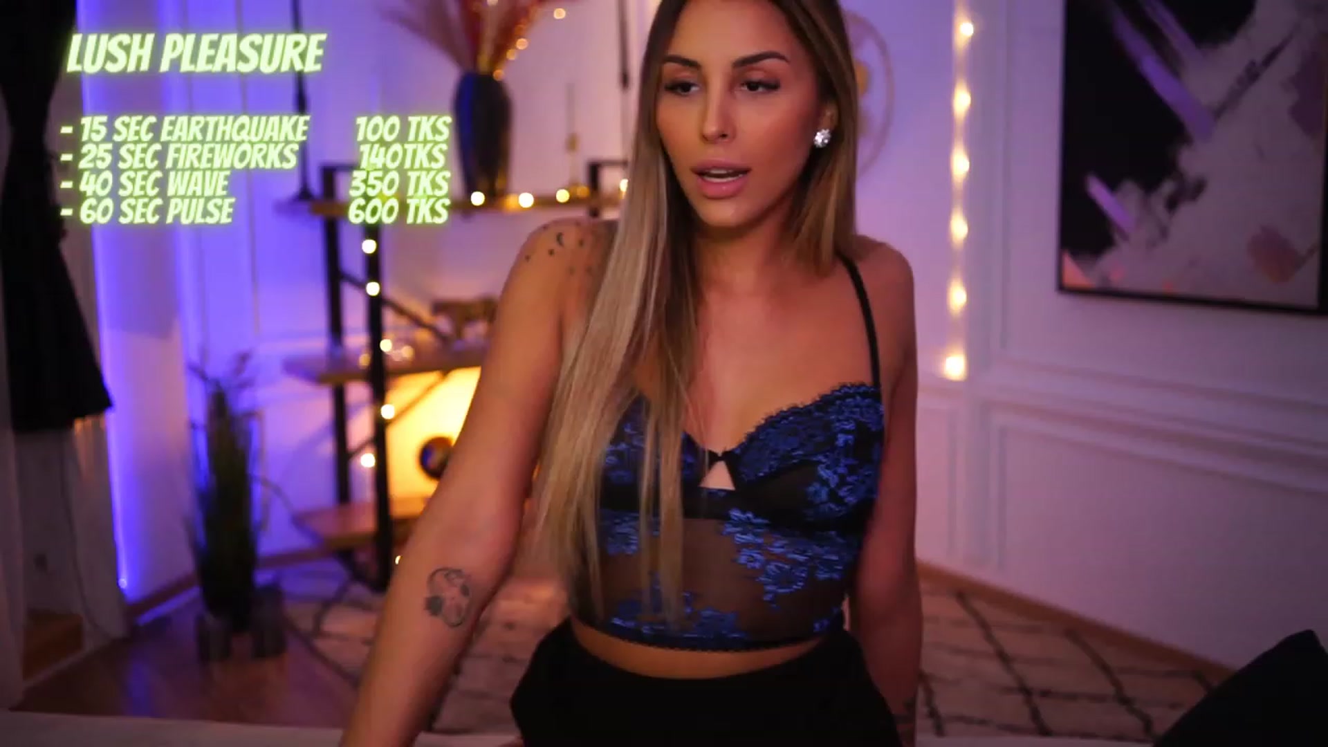 Gallery image thumbnail from Lisamelow's myfreecams stream on, 12/01/2022, 20:18 image 2 of 20