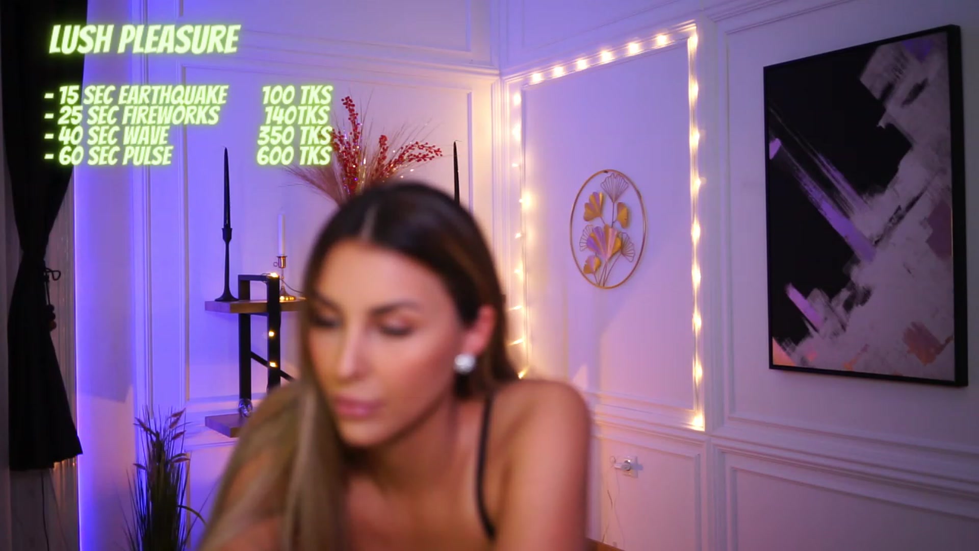 Gallery image thumbnail from Lisamelow's myfreecams stream on, 12/01/2022, 20:18 image 17 of 20