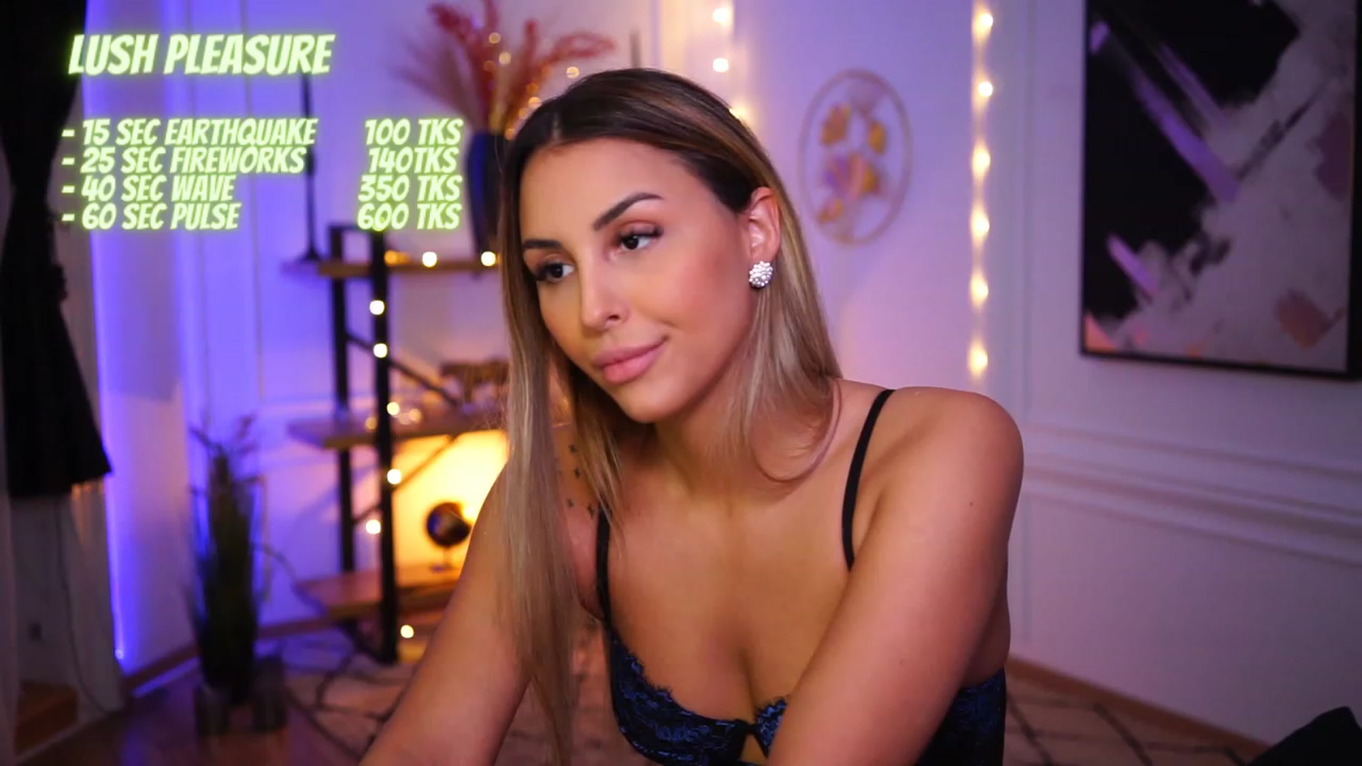 Gallery image thumbnail from Lisamelow's myfreecams stream on, 12/01/2022, 20:18 image 4 of 20