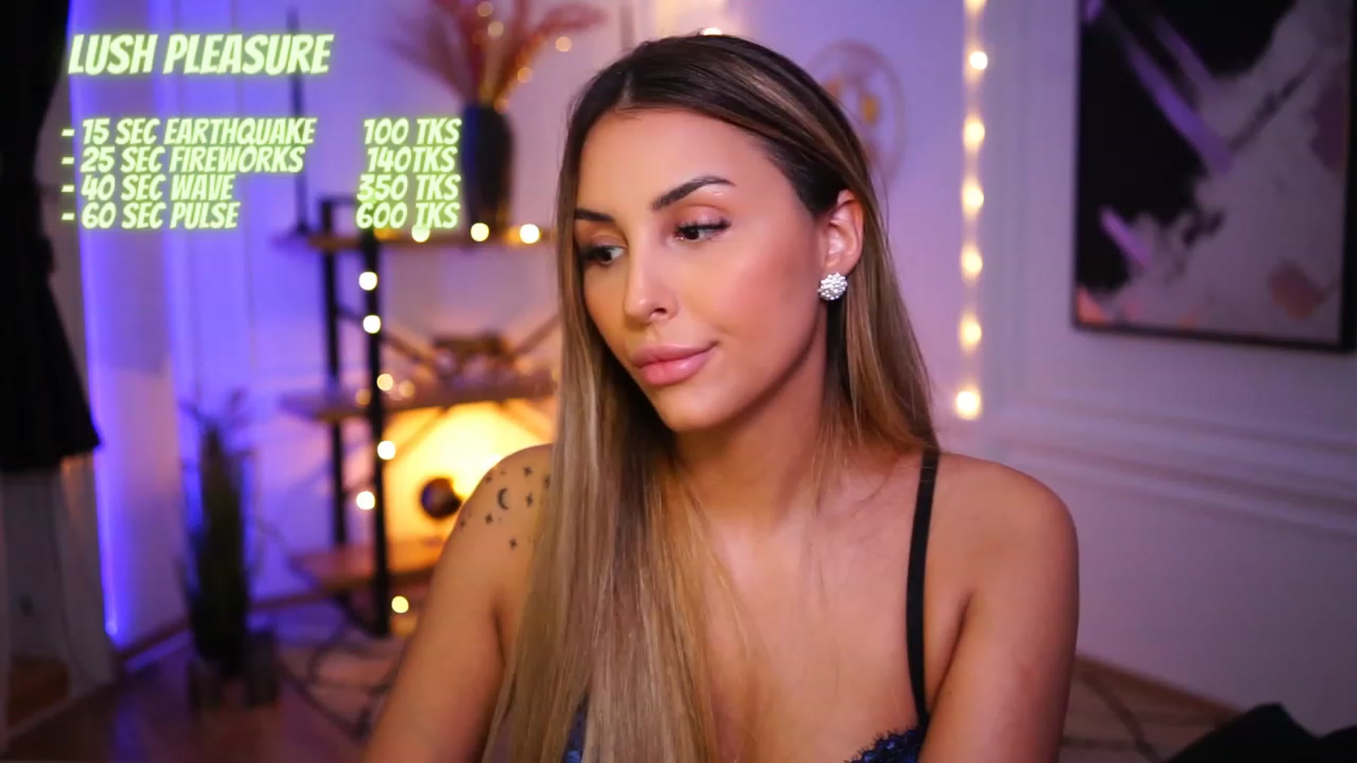 Gallery image thumbnail from Lisamelow's myfreecams stream on, 12/01/2022, 20:52 image 13 of 20