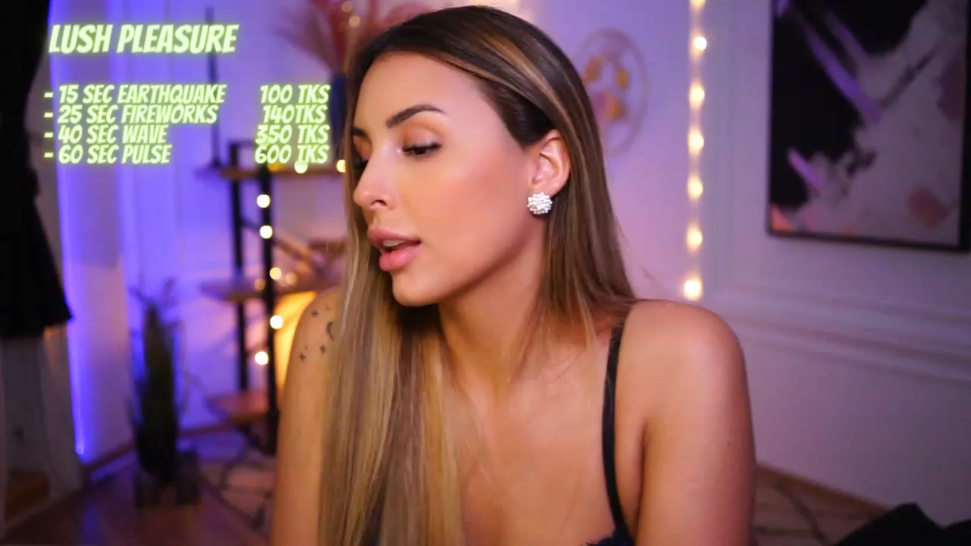 Gallery image thumbnail from Lisamelow's myfreecams stream on, 12/01/2022, 20:52 image 11 of 20