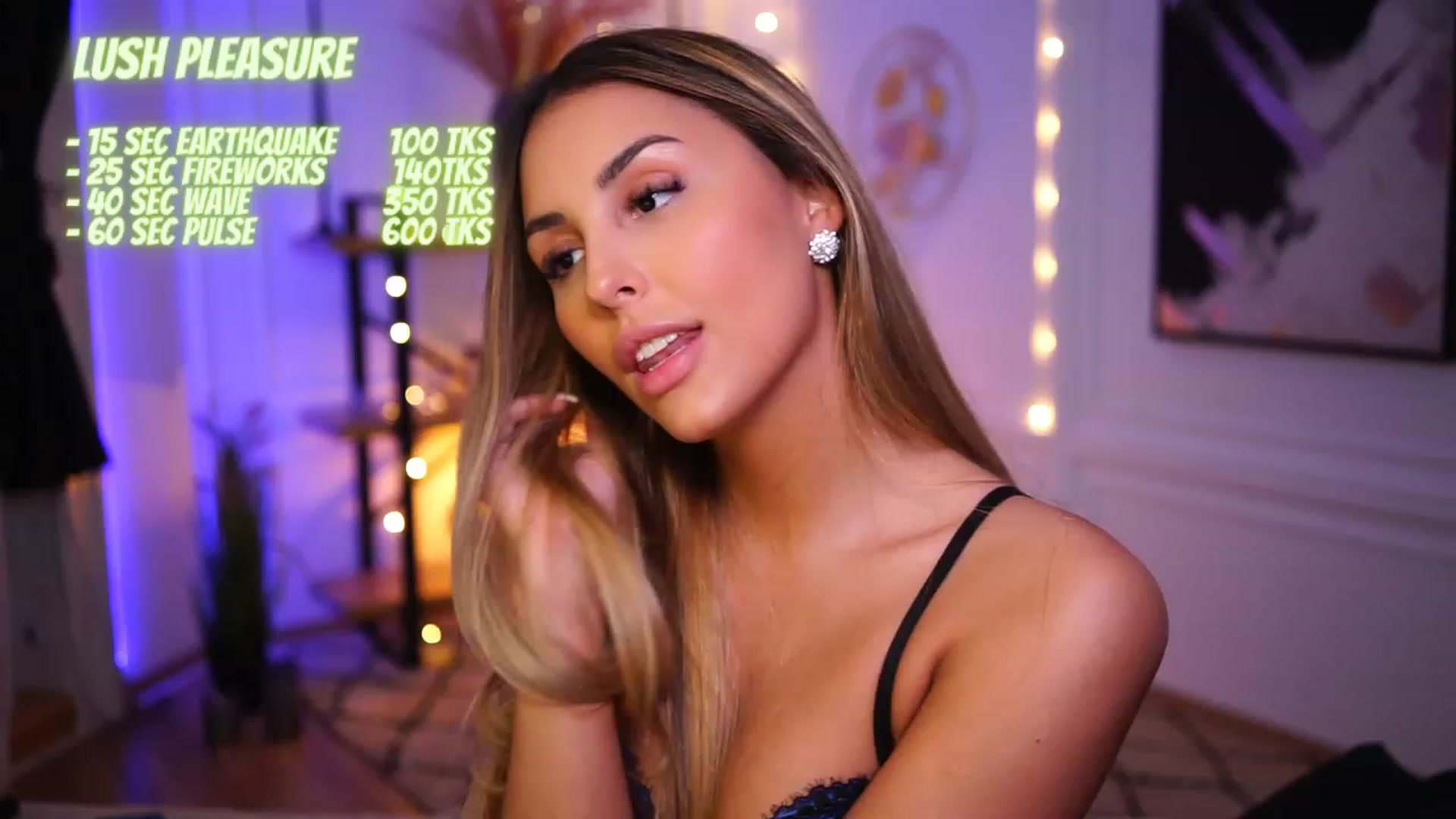 Gallery image thumbnail from Lisamelow's myfreecams stream on, 12/01/2022, 20:52 image 2 of 20