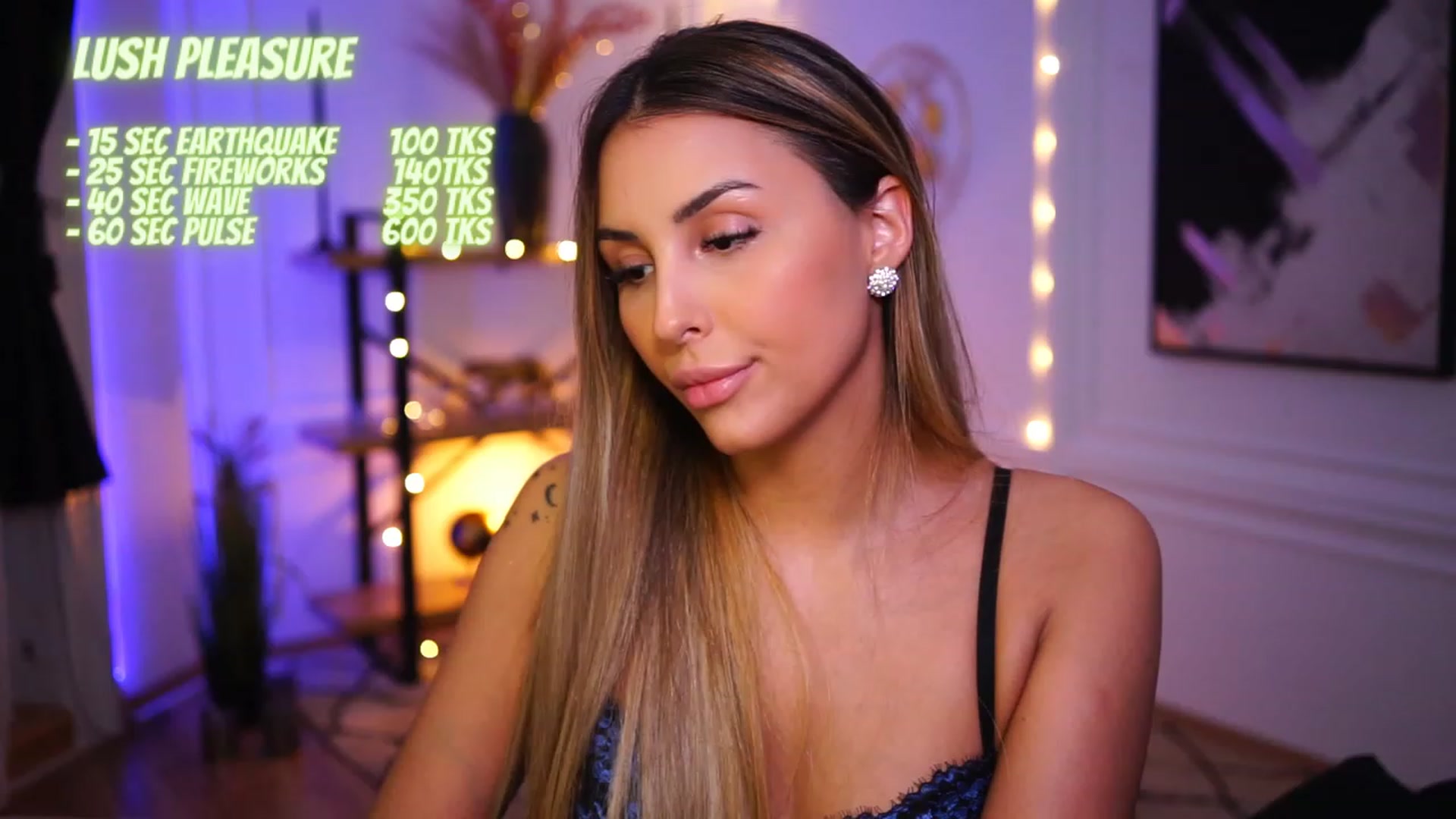 Gallery image thumbnail from Lisamelow's myfreecams stream on, 12/01/2022, 20:52 image 12 of 20