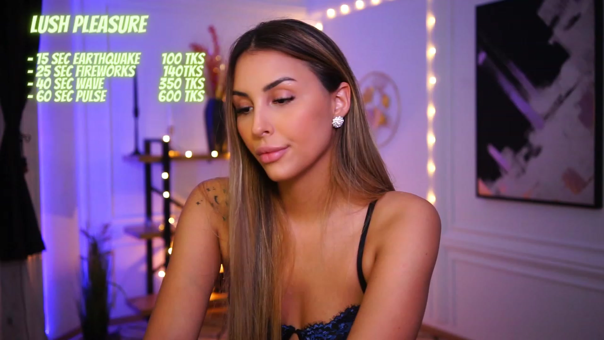 Gallery image thumbnail from Lisamelow's myfreecams stream on, 12/01/2022, 20:52 image 15 of 20