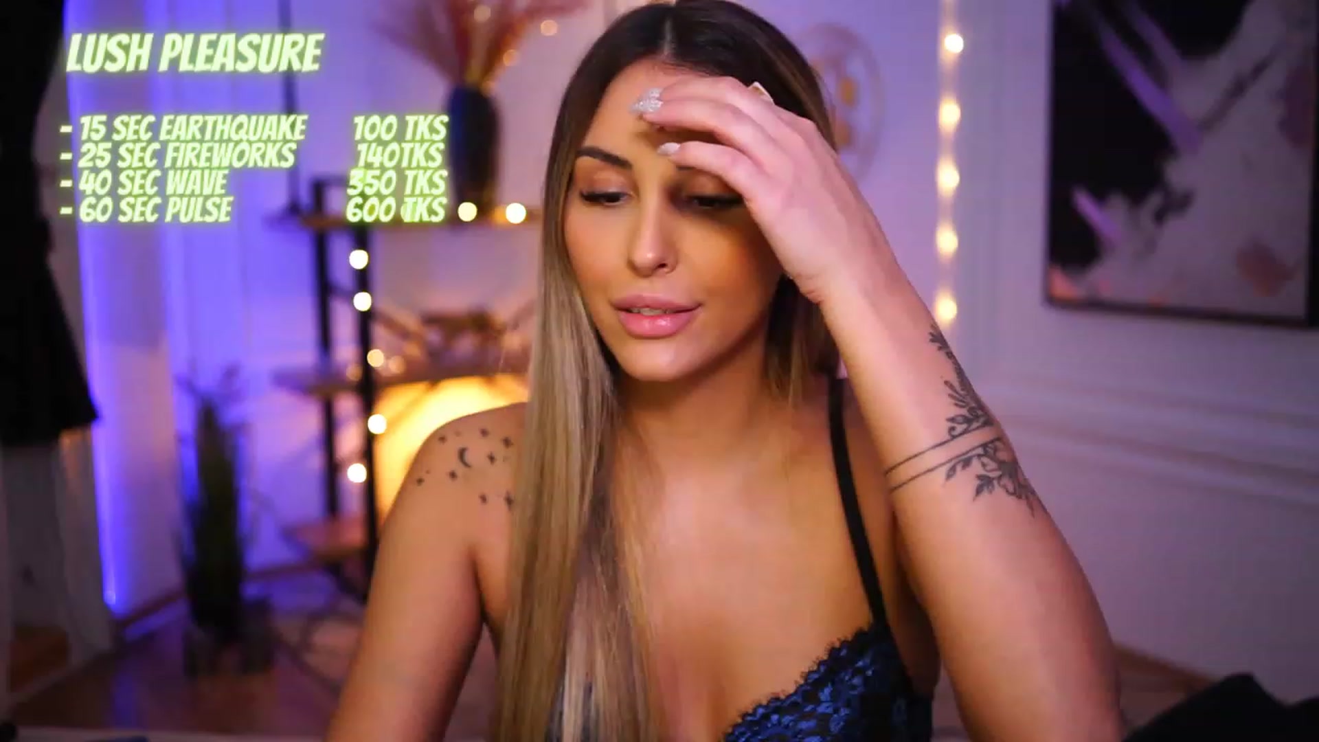 Gallery image thumbnail from Lisamelow's myfreecams stream on, 12/01/2022, 20:52 image 3 of 20