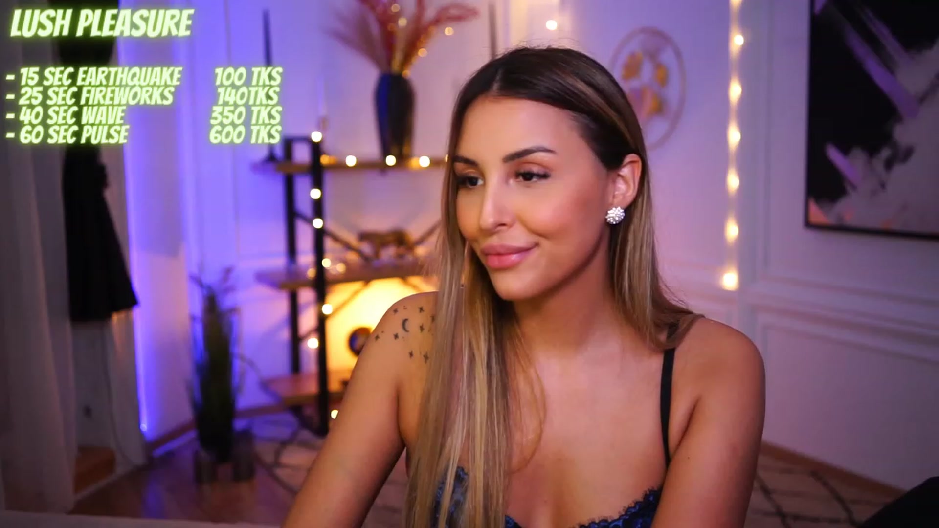 Gallery image thumbnail from Lisamelow's myfreecams stream on, 12/01/2022, 23:21 image 16 of 20