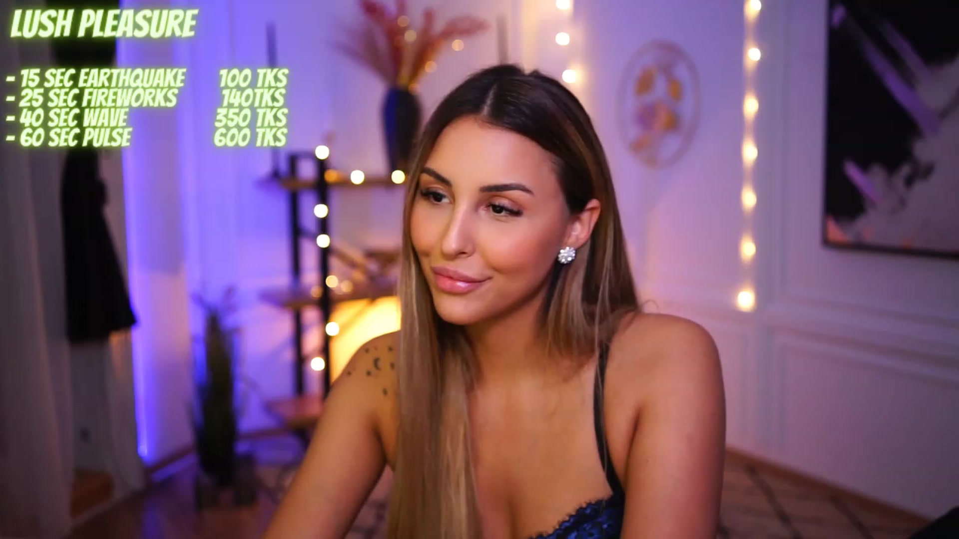 Gallery image thumbnail from Lisamelow's myfreecams stream on, 12/01/2022, 23:21 image 4 of 20