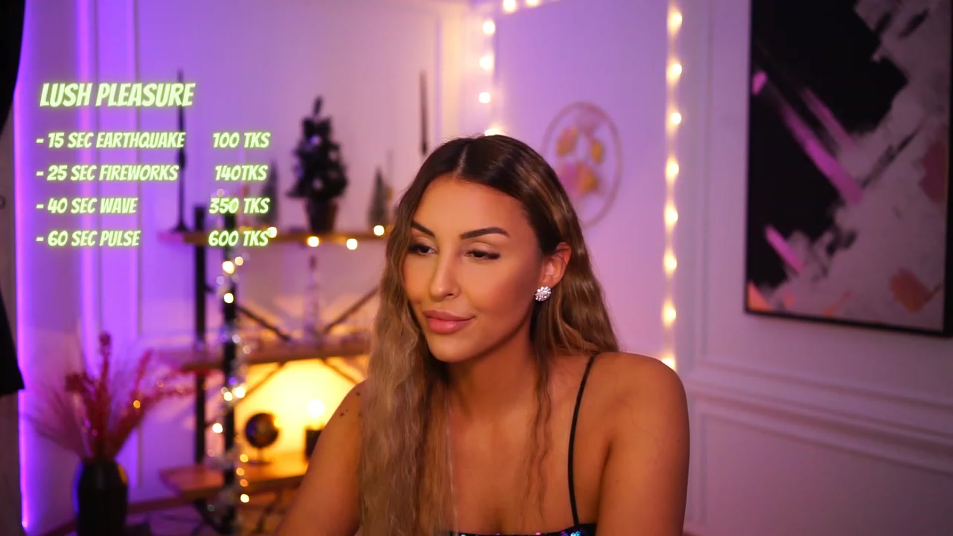 Gallery image thumbnail from Lisamelow's myfreecams stream on, 12/04/2022, 20:35 image 16 of 20