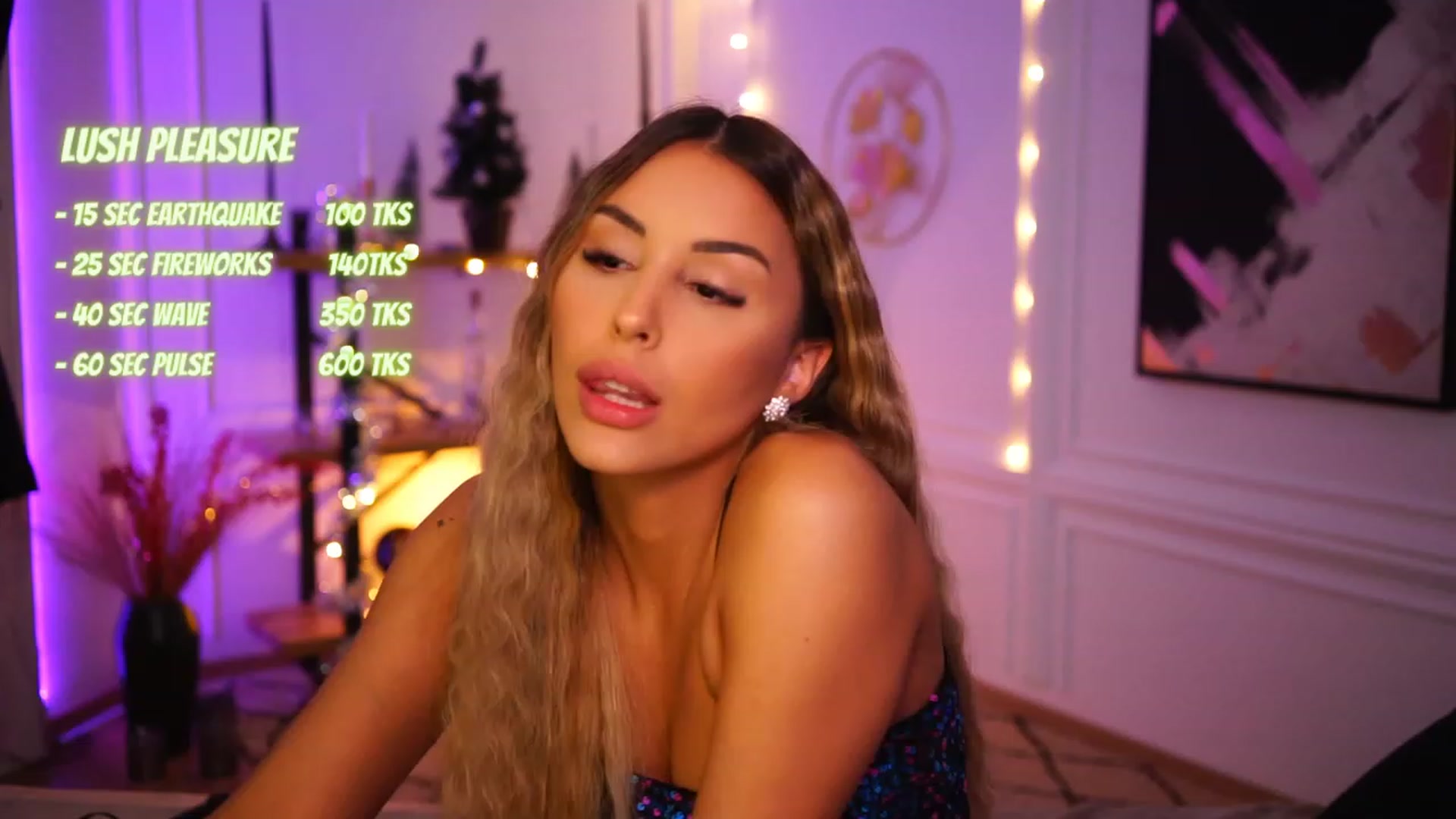 Gallery image thumbnail from Lisamelow's myfreecams stream on, 12/04/2022, 20:35 image 17 of 20