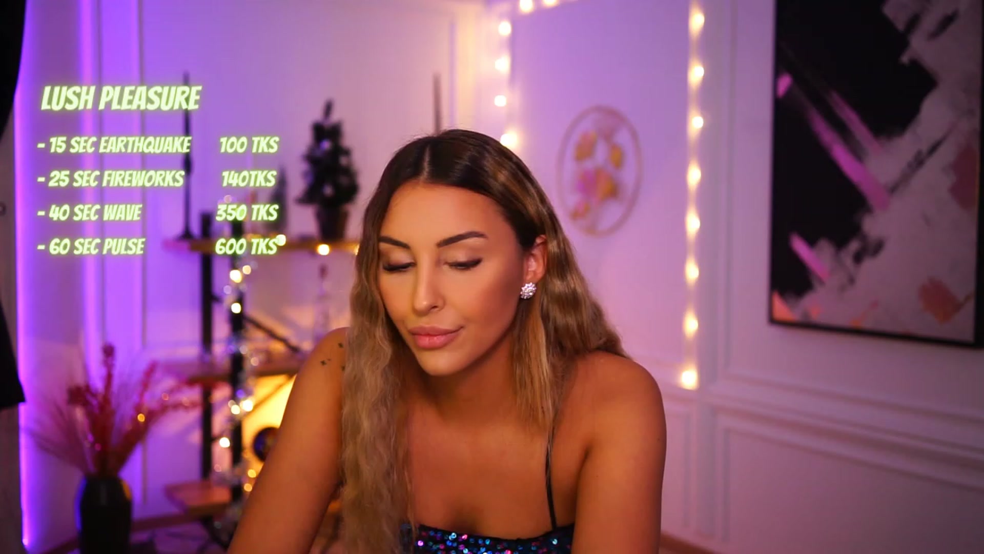 Gallery image thumbnail from Lisamelow's myfreecams stream on, 12/04/2022, 20:35 image 14 of 20