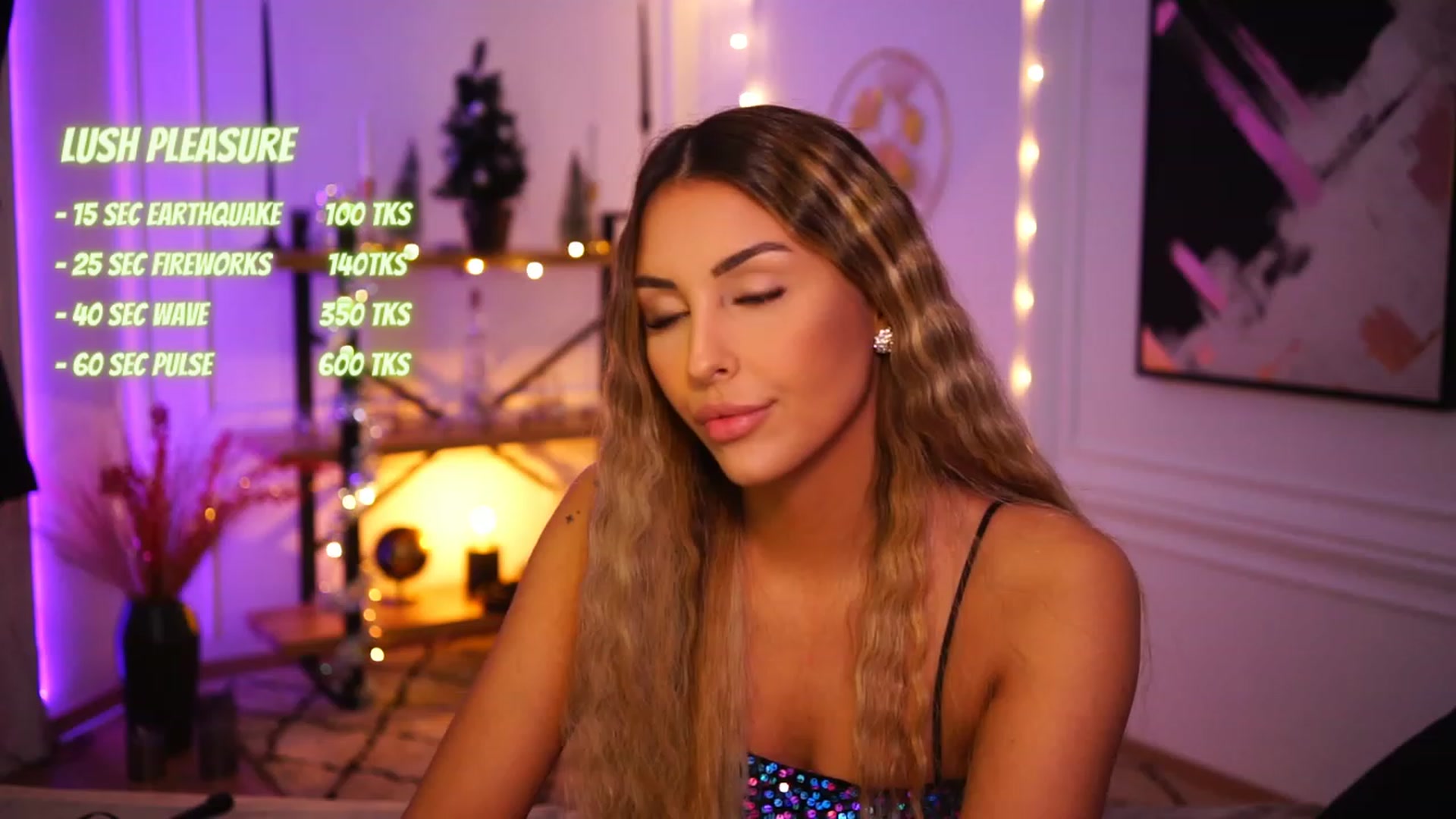 Gallery image thumbnail from Lisamelow's myfreecams stream on, 12/04/2022, 20:35 image 18 of 20