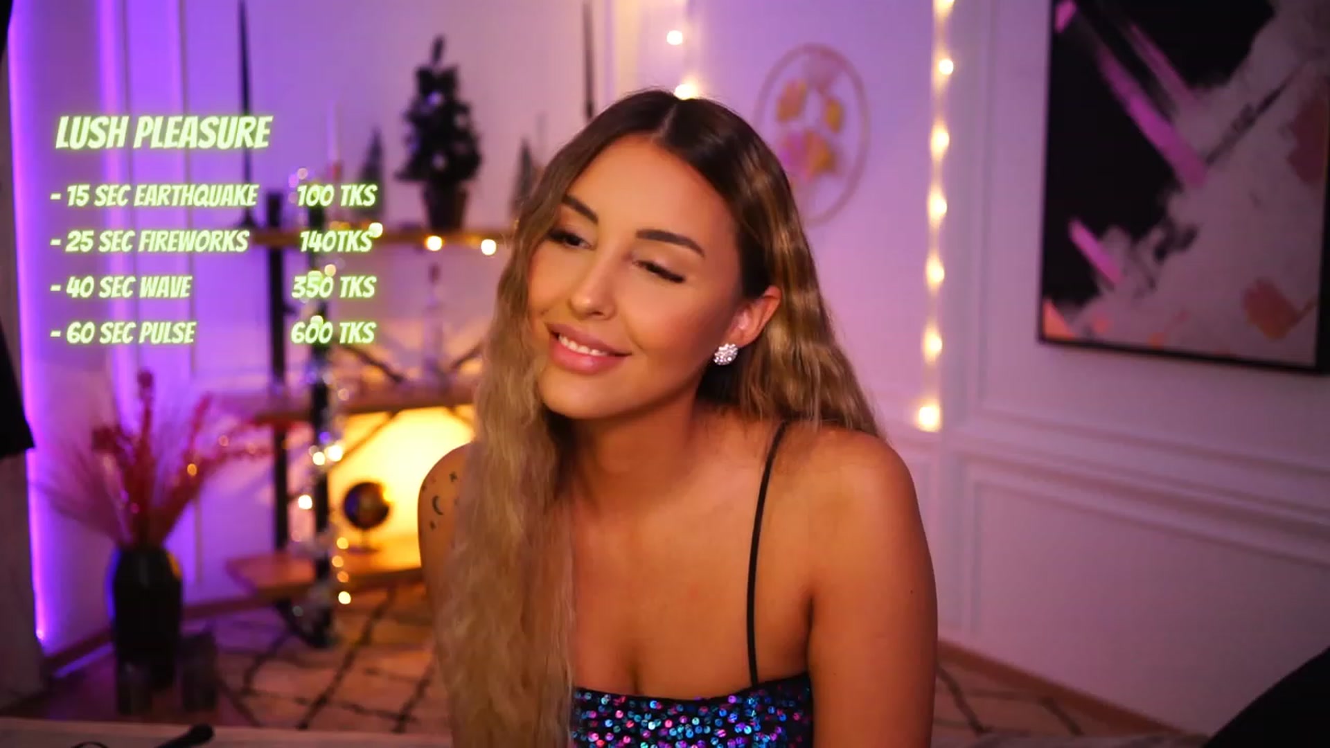 Gallery image thumbnail from Lisamelow's myfreecams stream on, 12/04/2022, 20:35 image 19 of 20