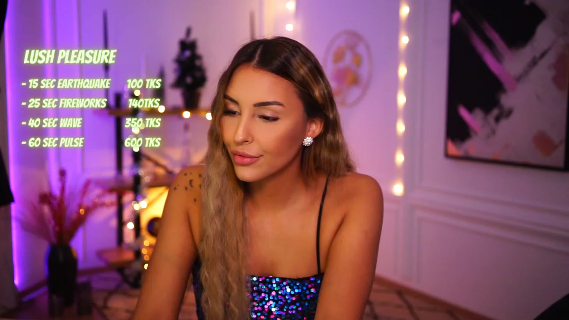 Gallery image thumbnail from Lisamelow's myfreecams stream on, 12/04/2022, 20:35 image 9 of 20