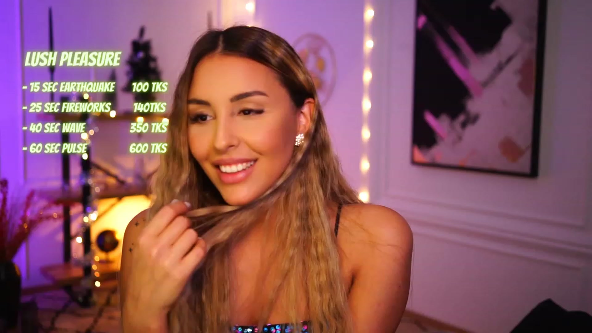 Gallery image thumbnail from Lisamelow's myfreecams stream on, 12/04/2022, 23:07 image 10 of 20