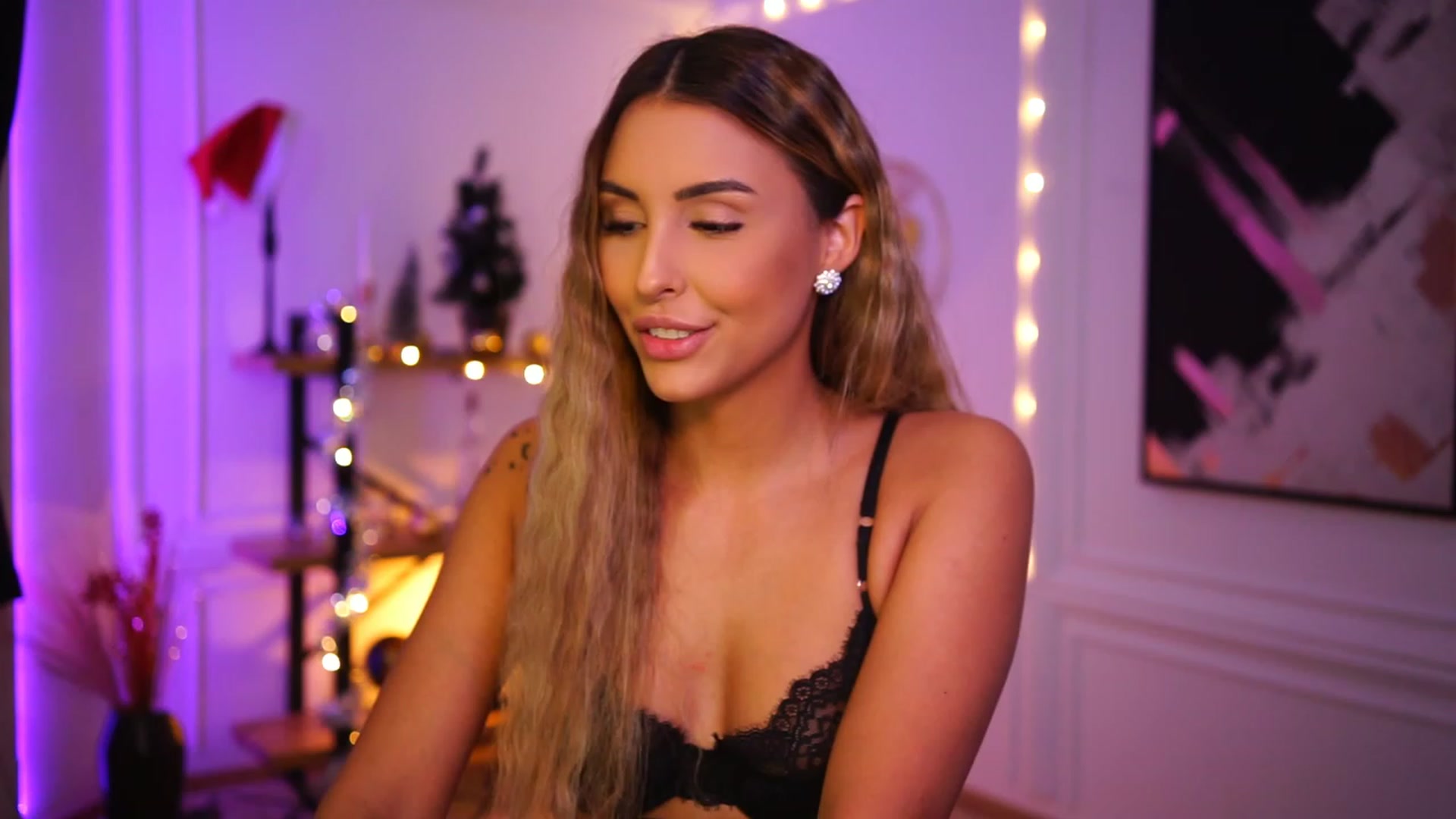 Gallery image thumbnail from Lisamelow's myfreecams stream on, 12/05/2022, 19:59 image 20 of 20