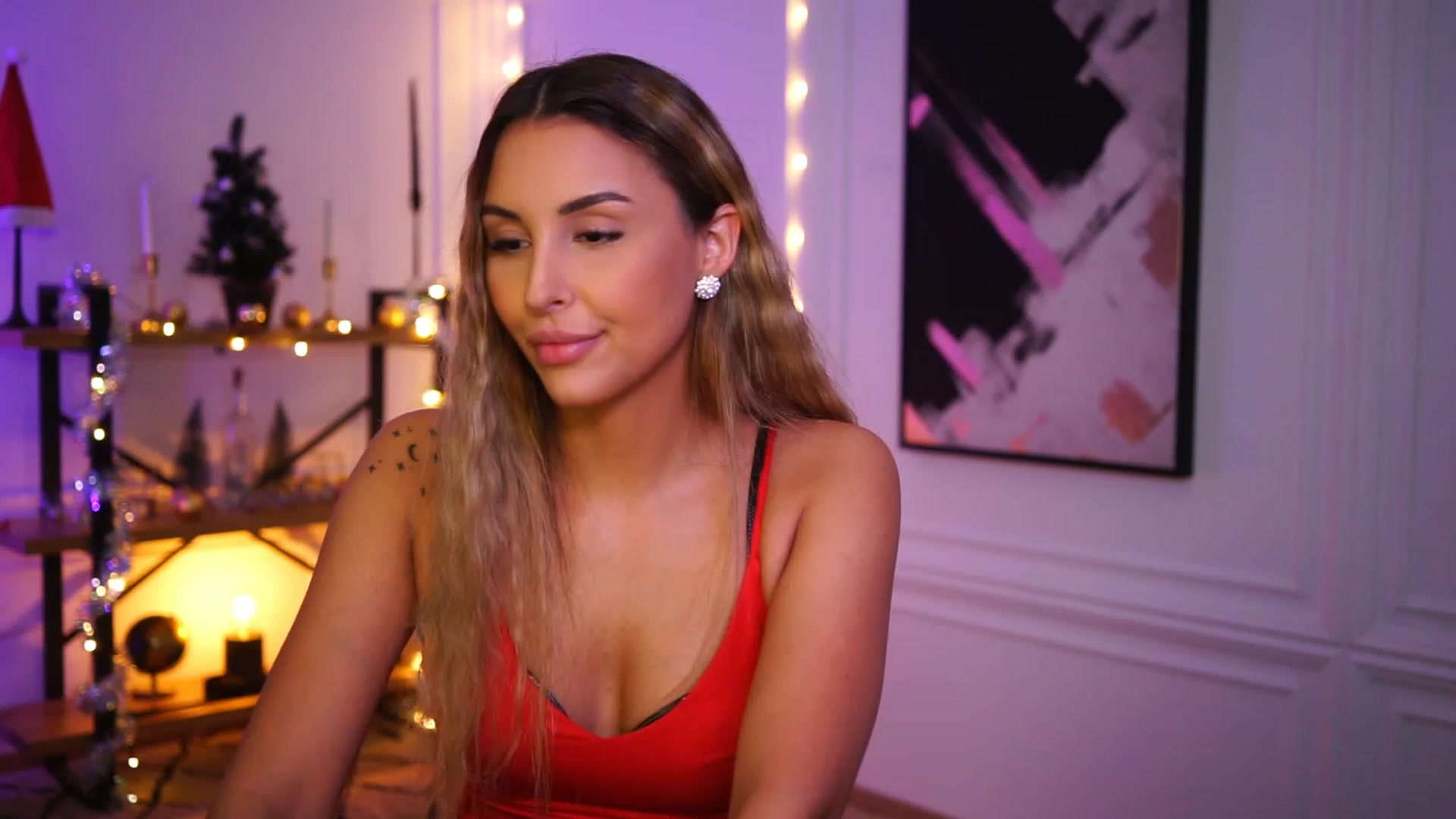 Gallery image thumbnail from Lisamelow's myfreecams stream on, 12/06/2022, 21:19 image 7 of 20