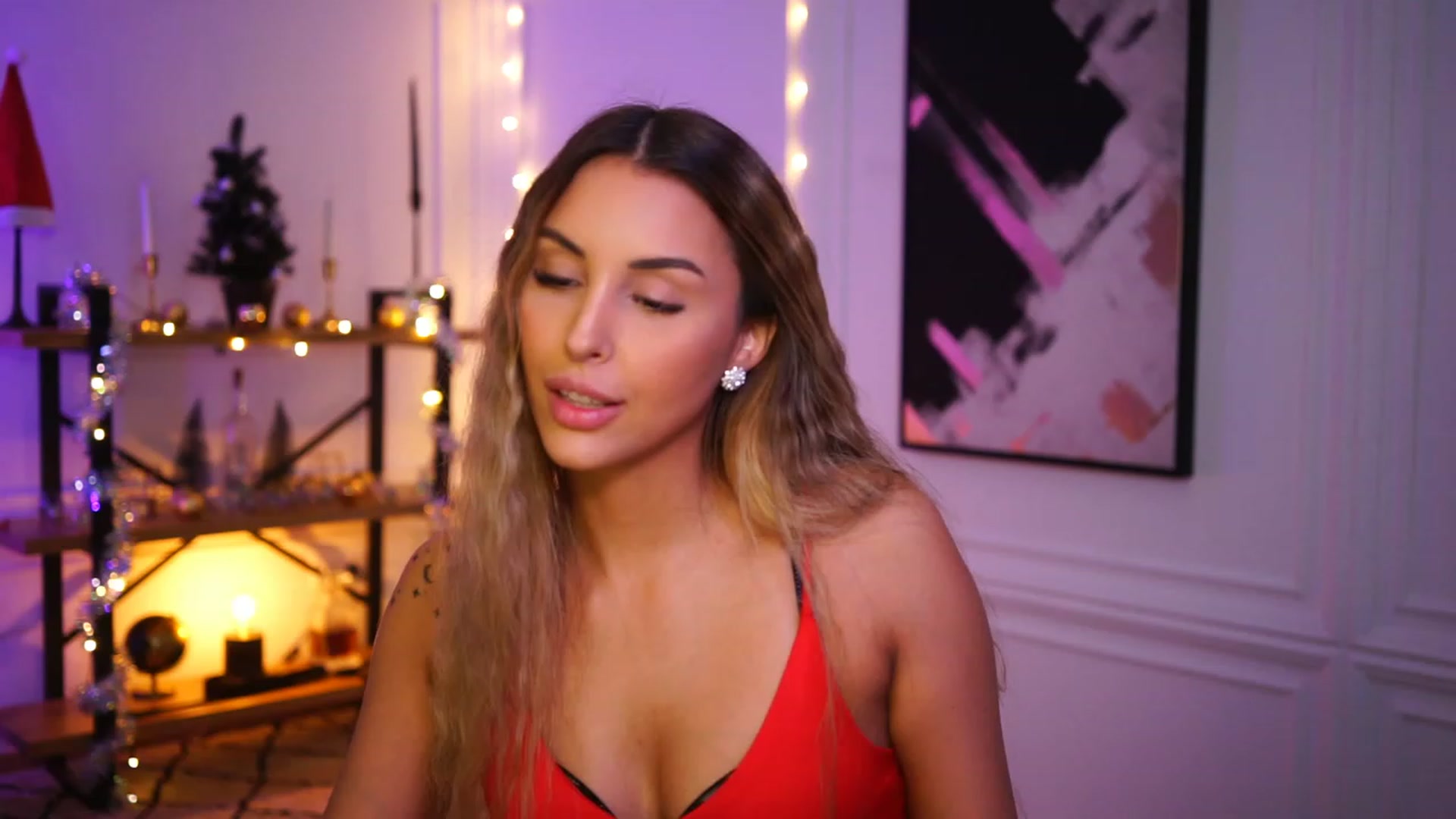 Gallery image thumbnail from Lisamelow's myfreecams stream on, 12/06/2022, 21:19 image 9 of 20
