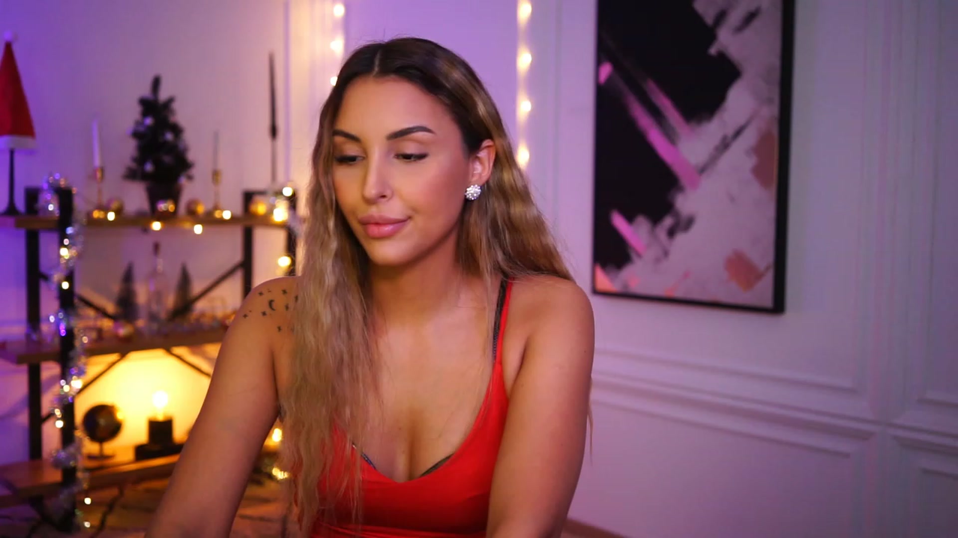 Gallery image thumbnail from Lisamelow's myfreecams stream on, 12/06/2022, 21:19 image 8 of 20