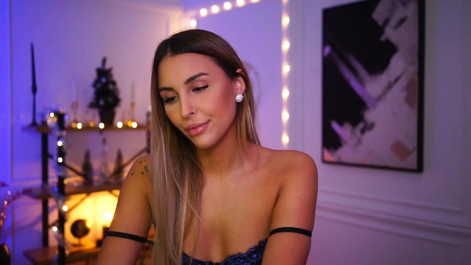 Gallery image thumbnail from Lisamelow's myfreecams stream on, 12/12/2022, 20:14 image 18 of 20