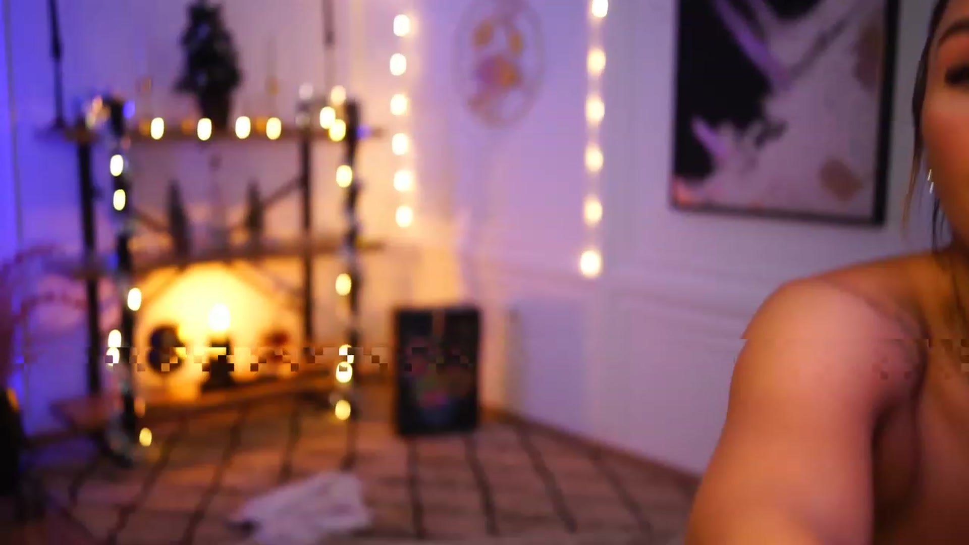 Gallery image thumbnail from Lisamelow's myfreecams stream on, 12/20/2022, 16:04 image 17 of 20