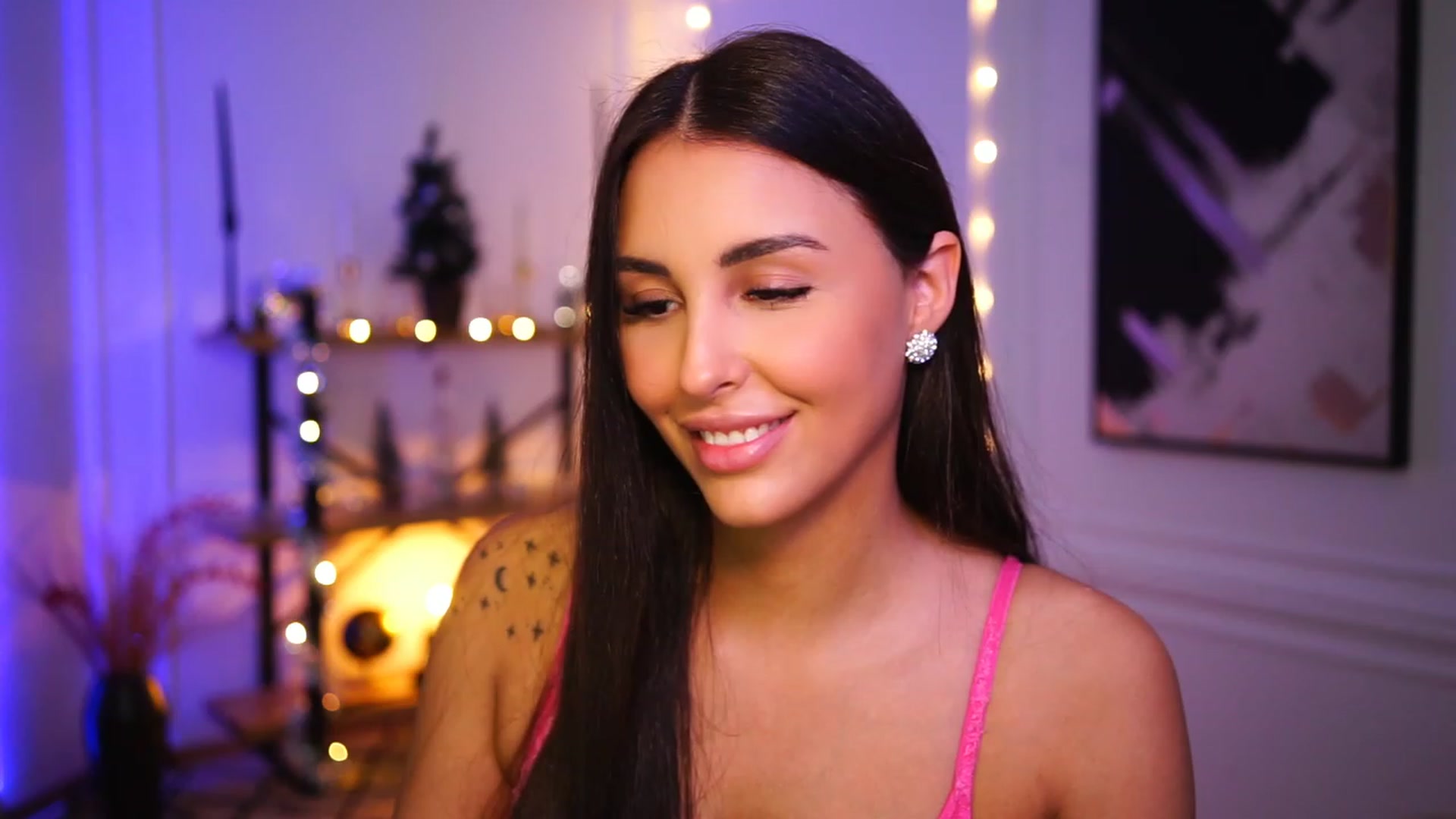 Gallery image thumbnail from Lisamelow's myfreecams stream on, 12/27/2022, 07:43 image 5 of 20