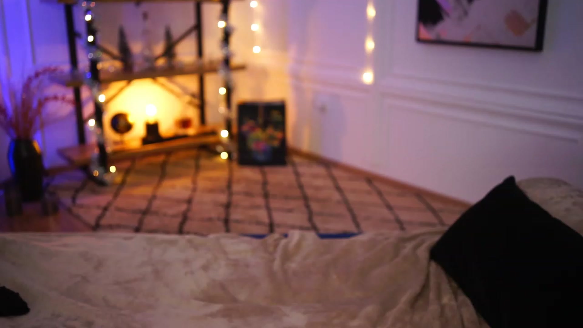 Gallery image thumbnail from Lisamelow's myfreecams stream on, 12/28/2022, 10:21 image 2 of 20