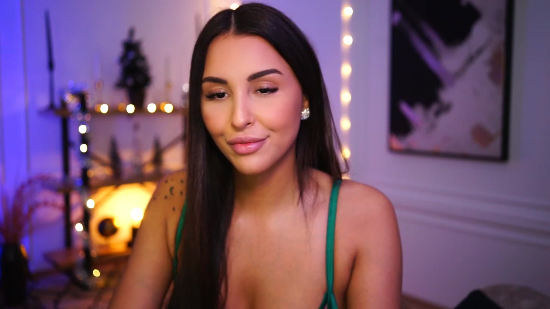 Gallery image thumbnail from Lisamelow's myfreecams stream on, 12/30/2022, 06:43 image 16 of 20
