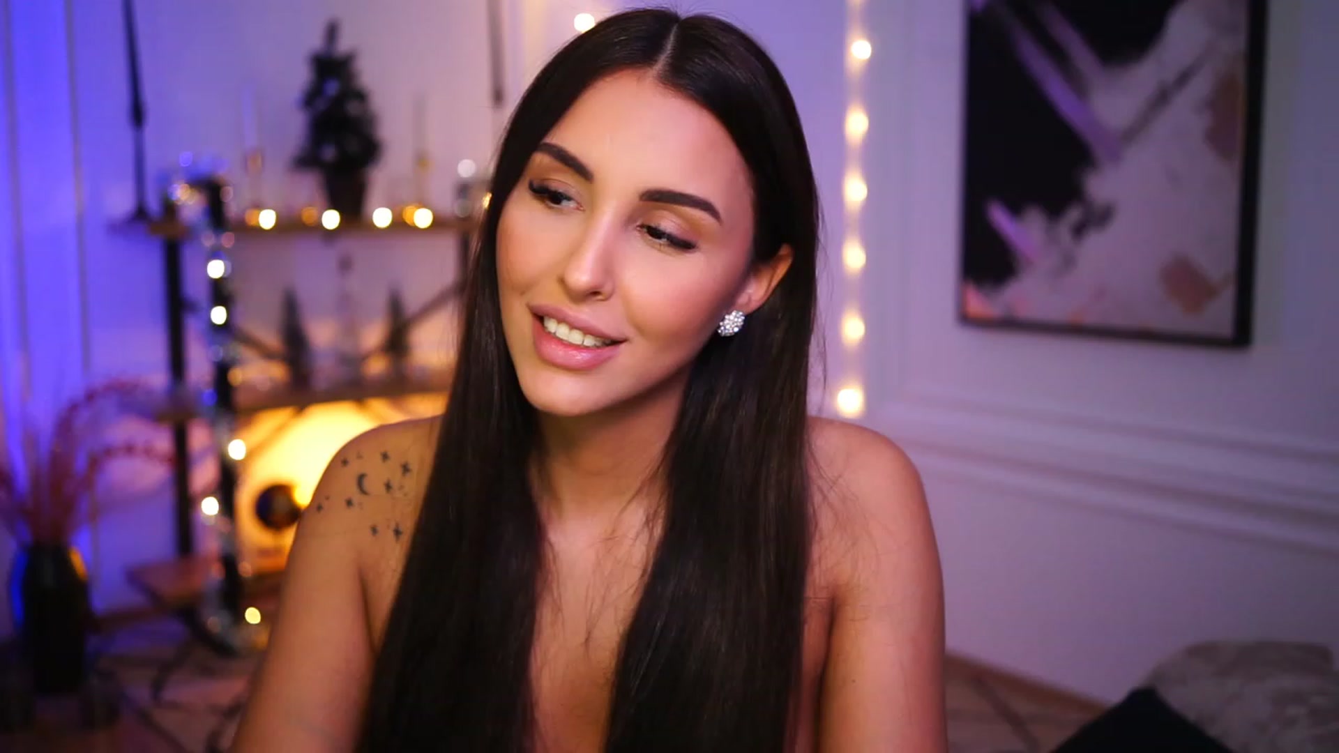 Gallery image thumbnail from Lisamelow's myfreecams stream on, 12/30/2022, 09:42 image 2 of 20