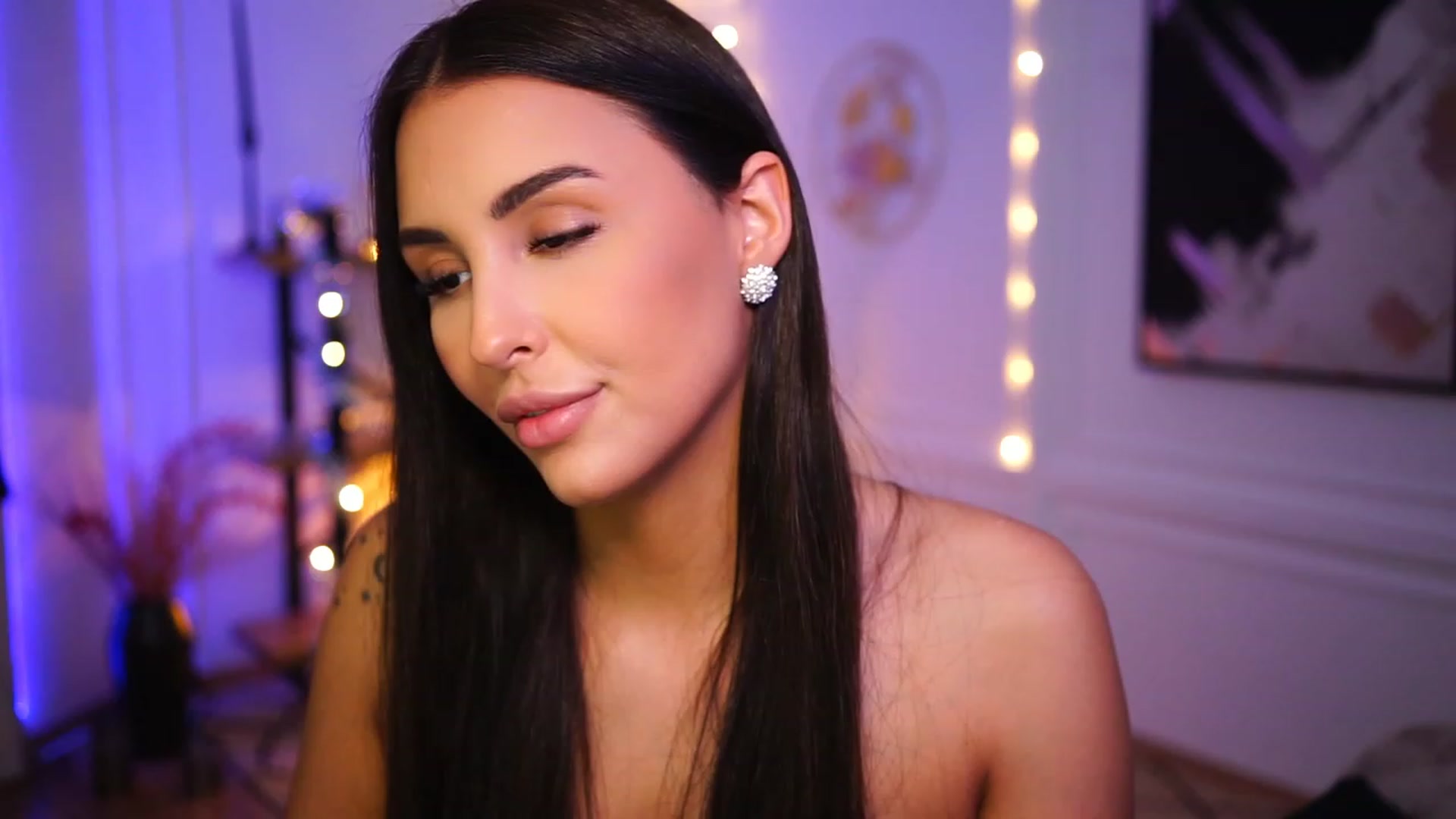 Gallery image thumbnail from Lisamelow's myfreecams stream on, 12/30/2022, 09:42 image 9 of 20