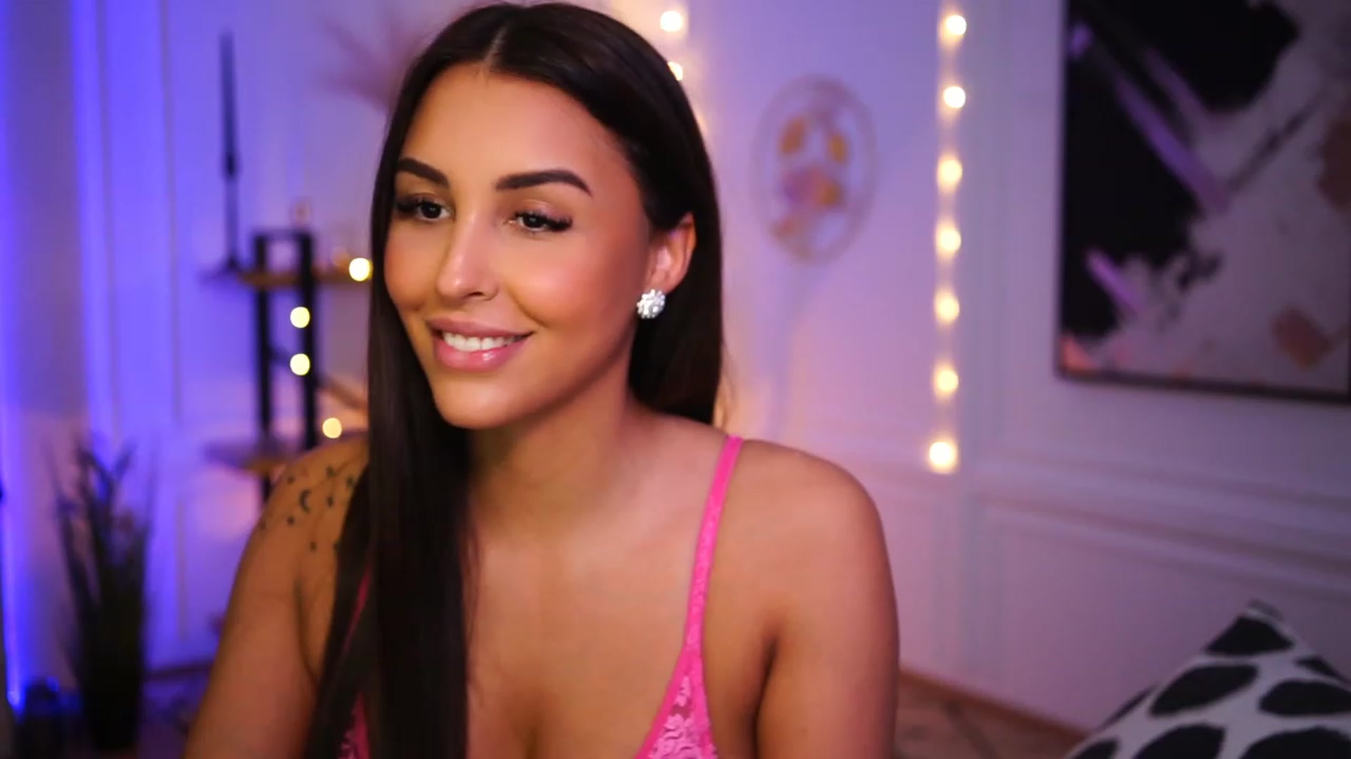 Gallery image thumbnail from Lisamelow's myfreecams stream on, 01/04/2023, 19:31 image 9 of 20