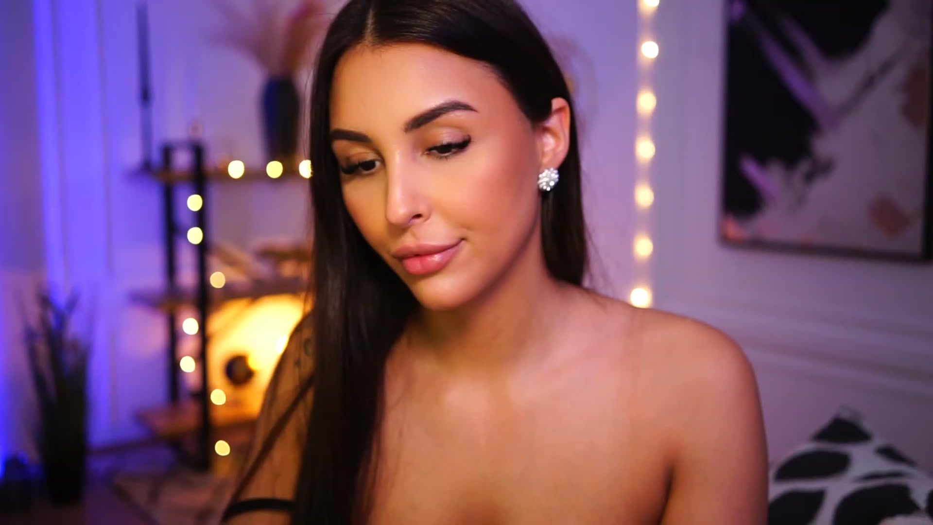 Gallery image thumbnail from Lisamelow's myfreecams stream on, 01/04/2023, 22:56 image 7 of 20